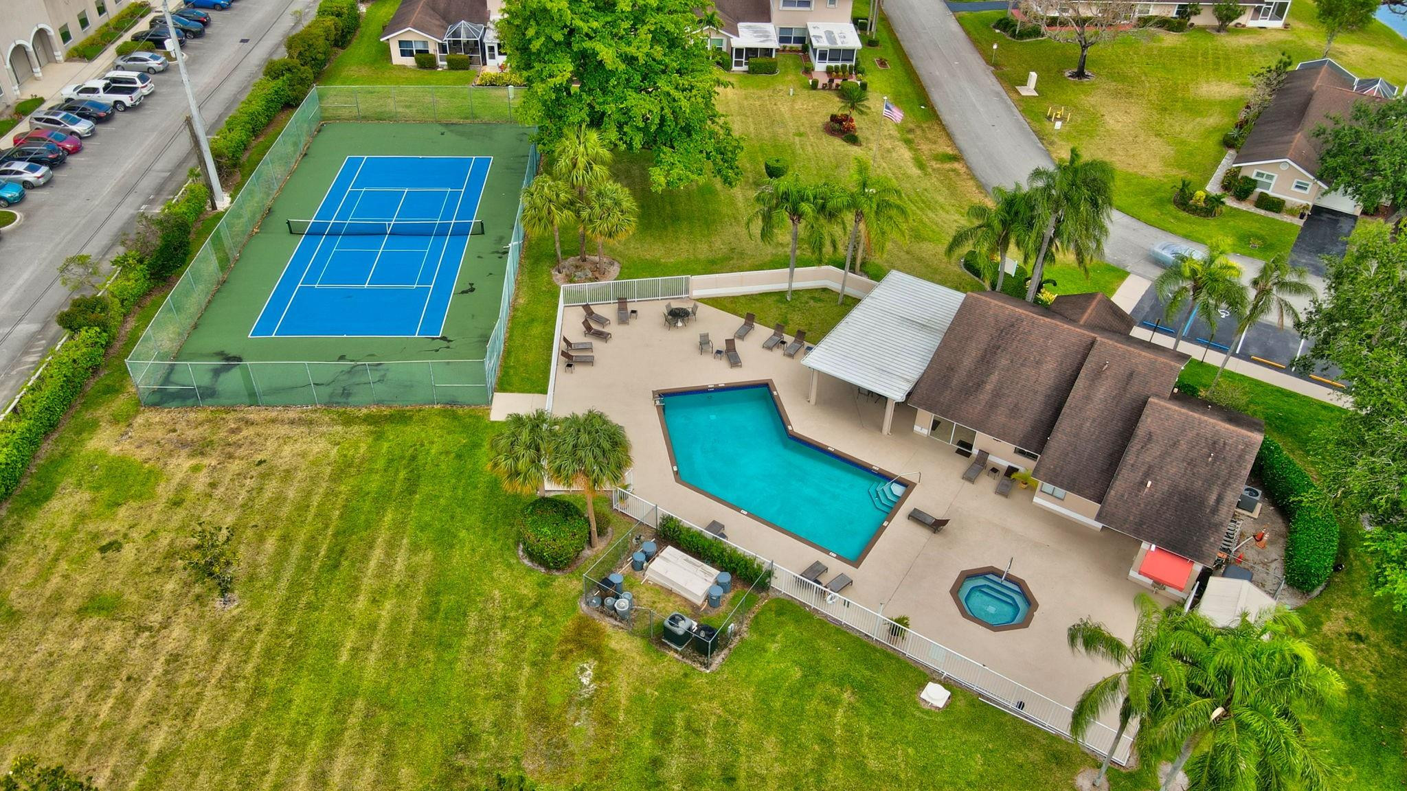 4937 W Lakes Drive 4937