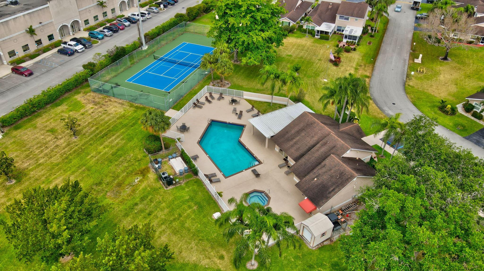 4937 W Lakes Drive 4937