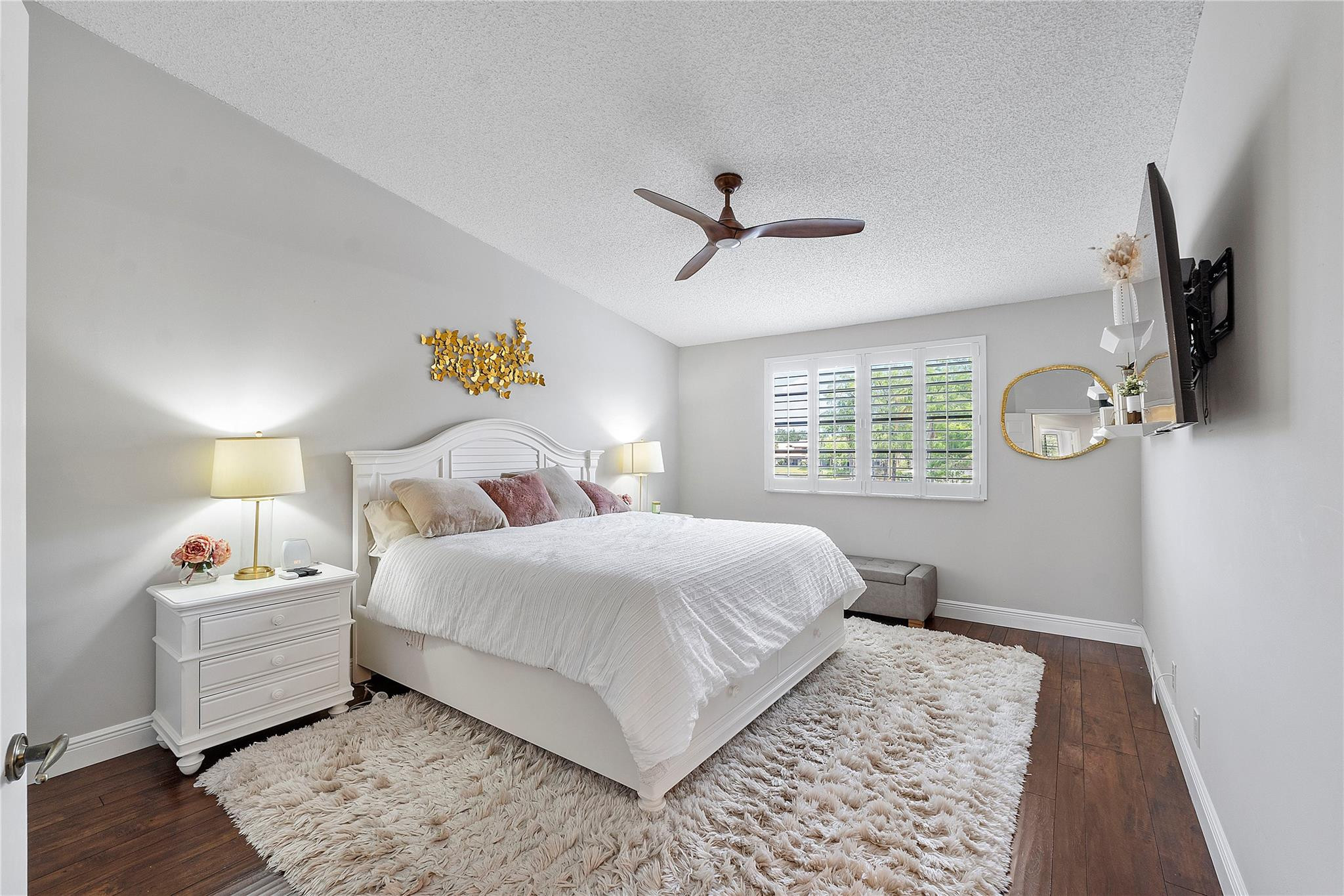 9128 Vineyard Lake Drive