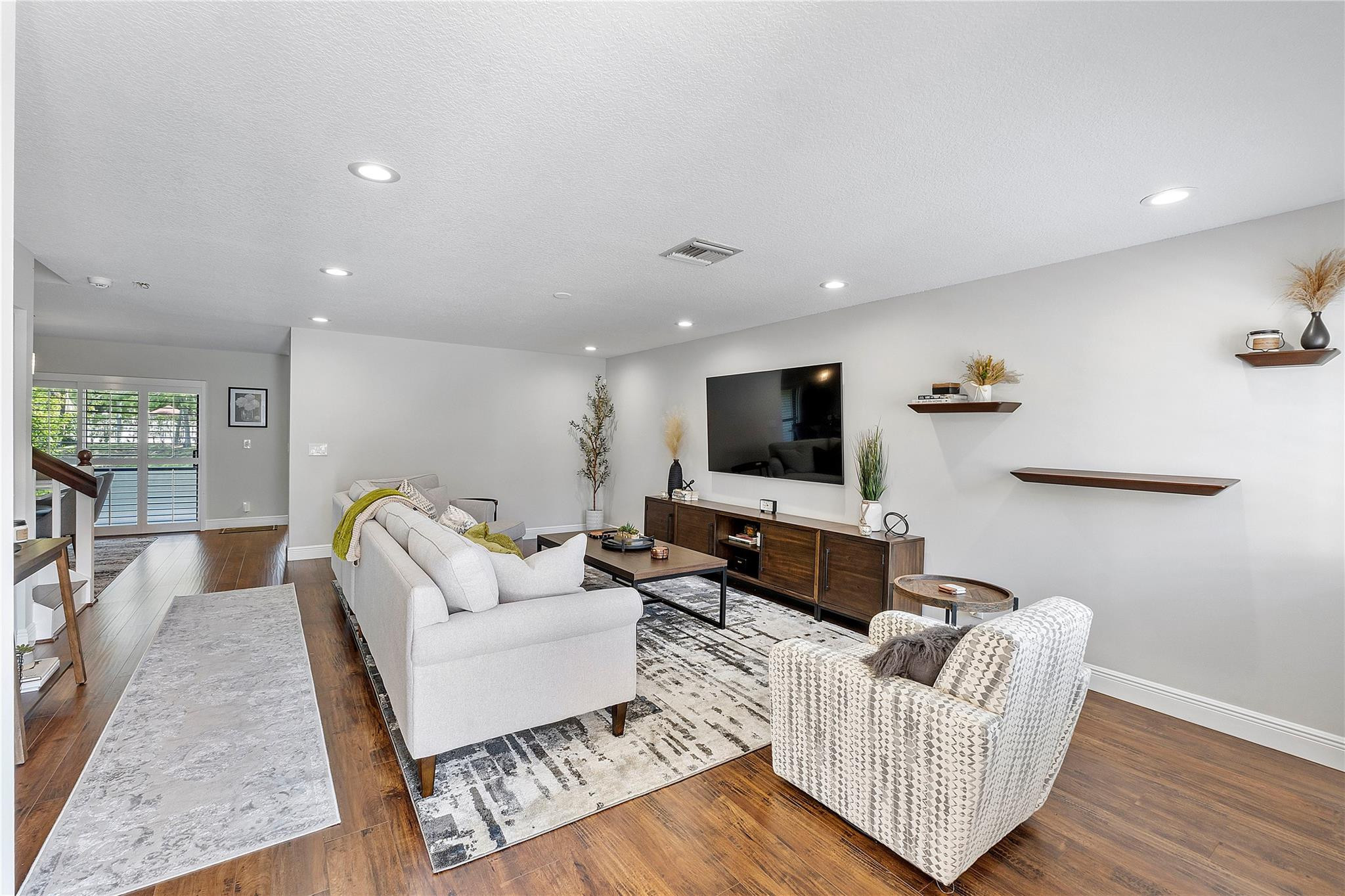 9128 Vineyard Lake Drive