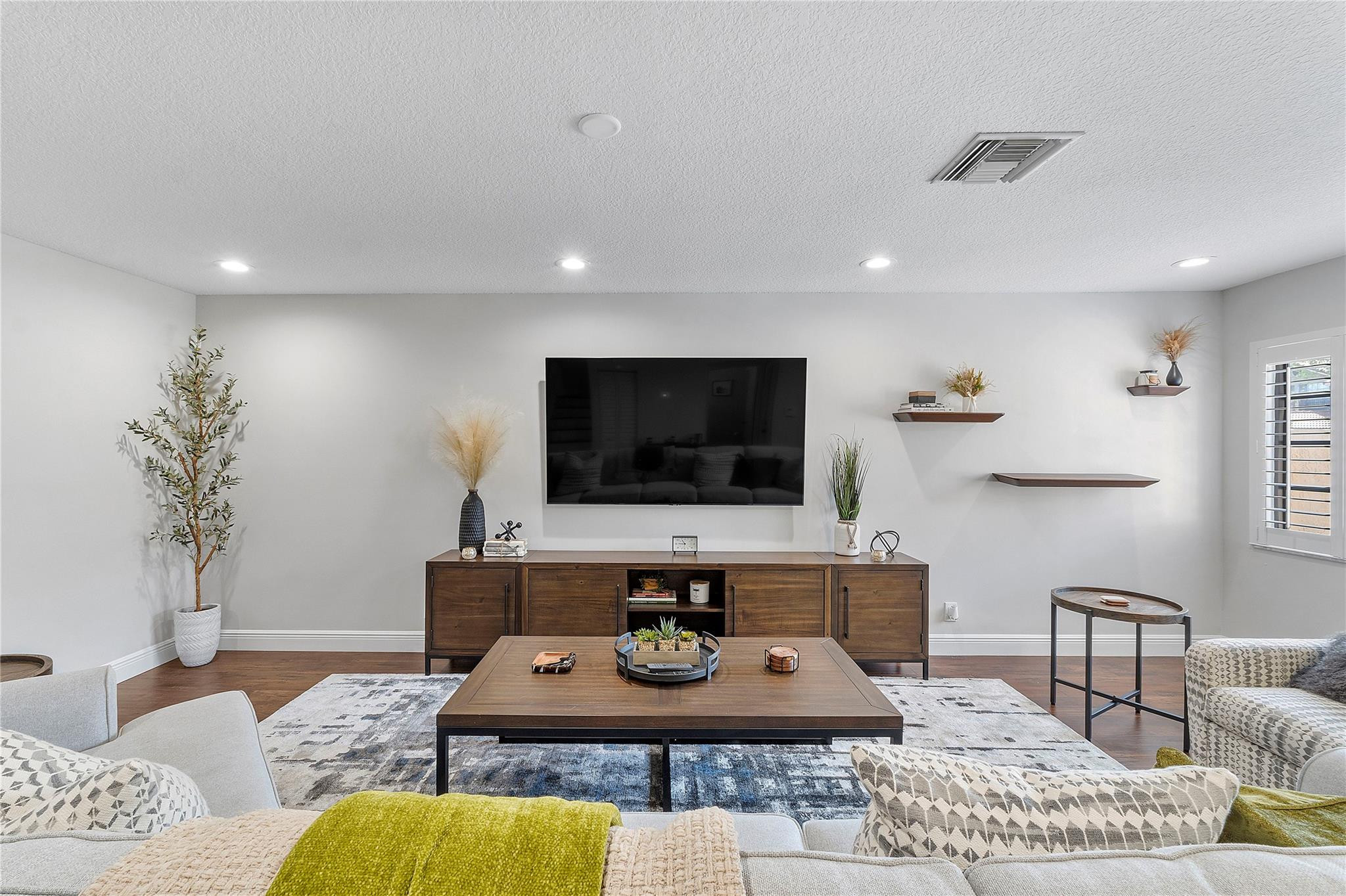 9128 Vineyard Lake Drive
