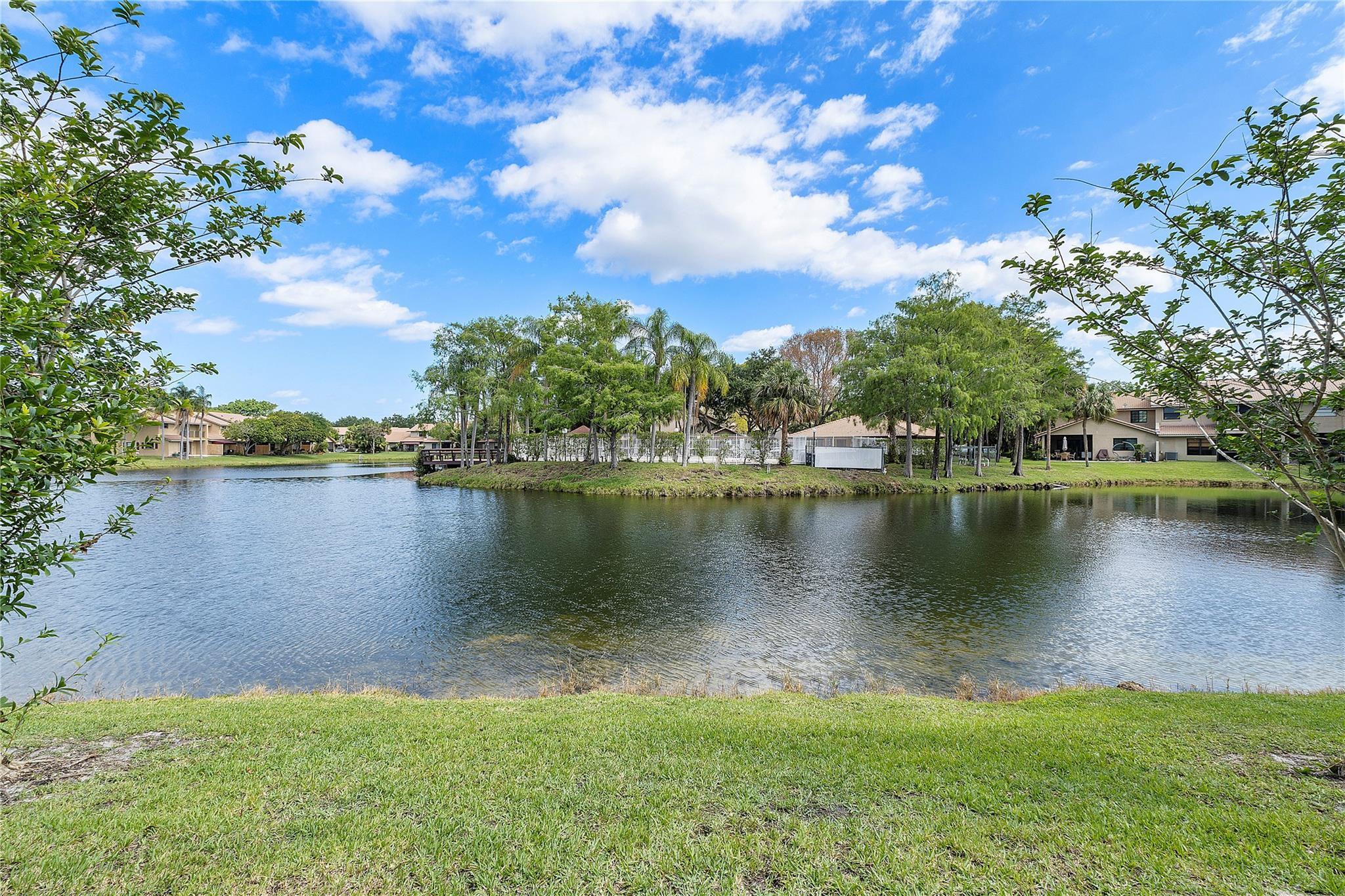 9128 Vineyard Lake Drive