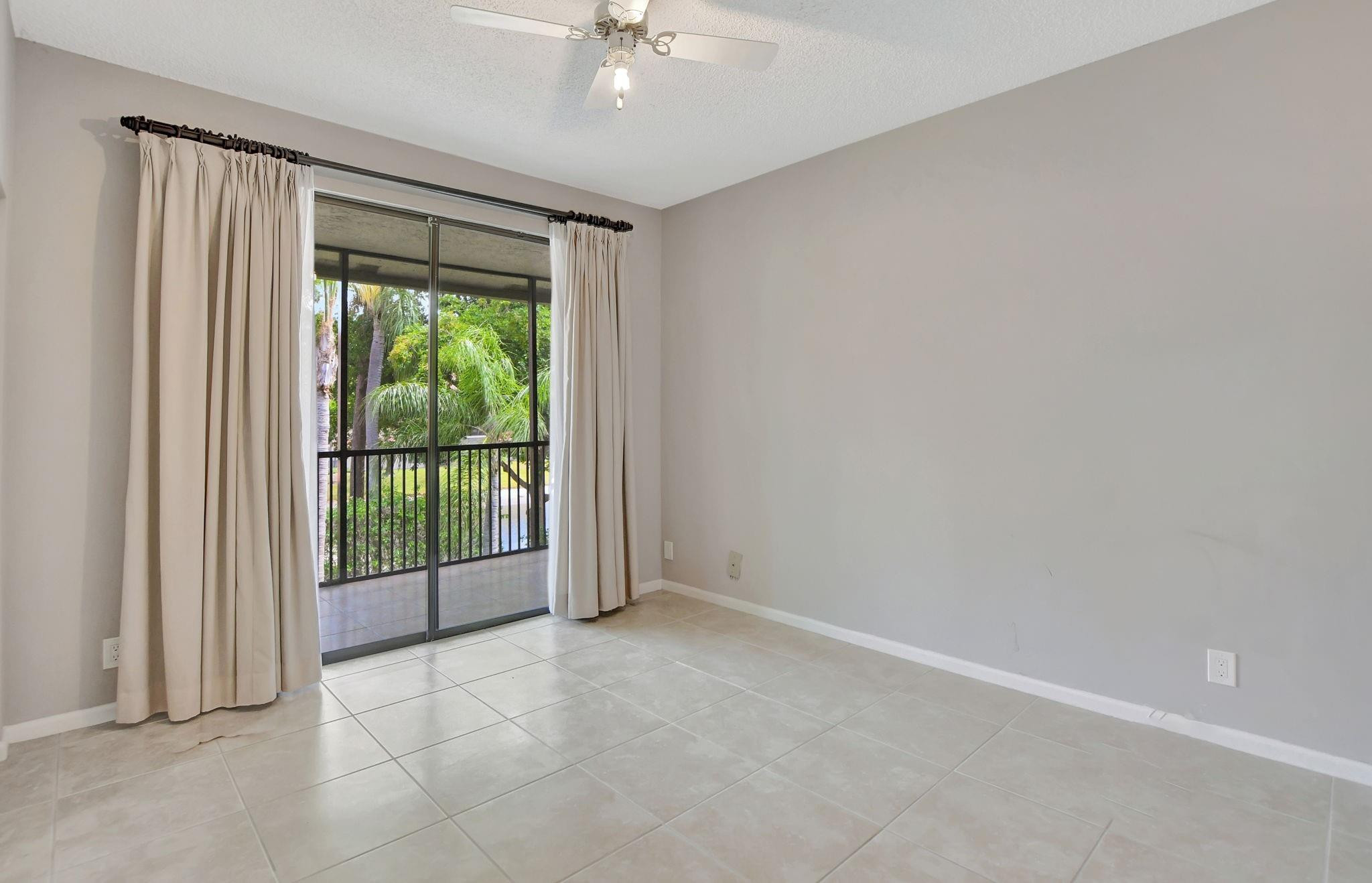 5801 Coach House Circle Unit E