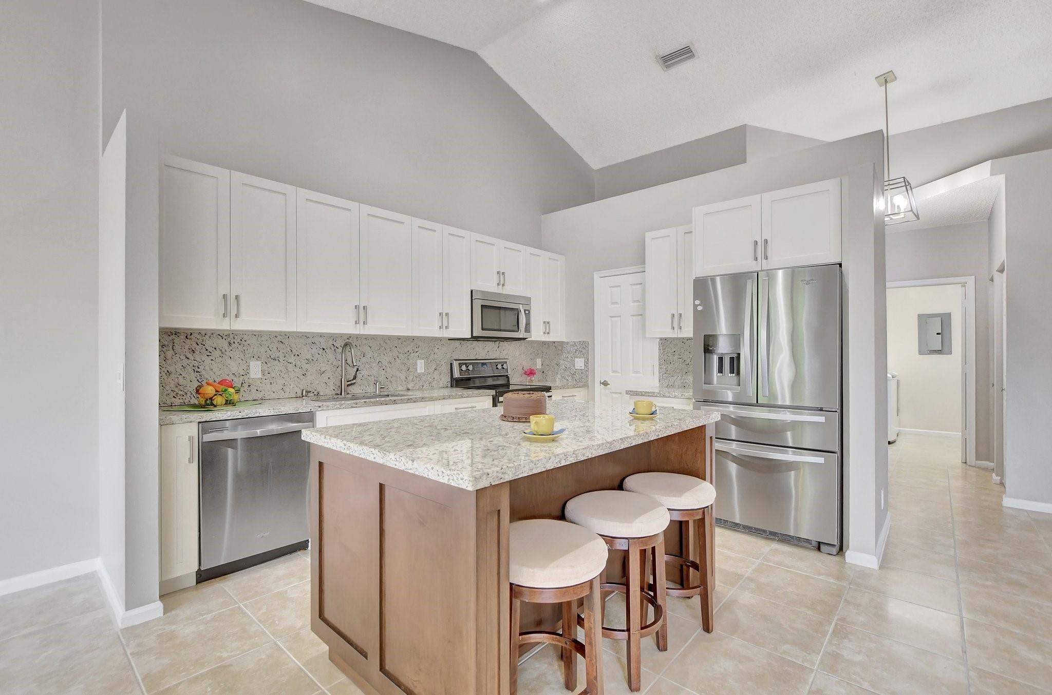 5801 Coach House Circle Unit E