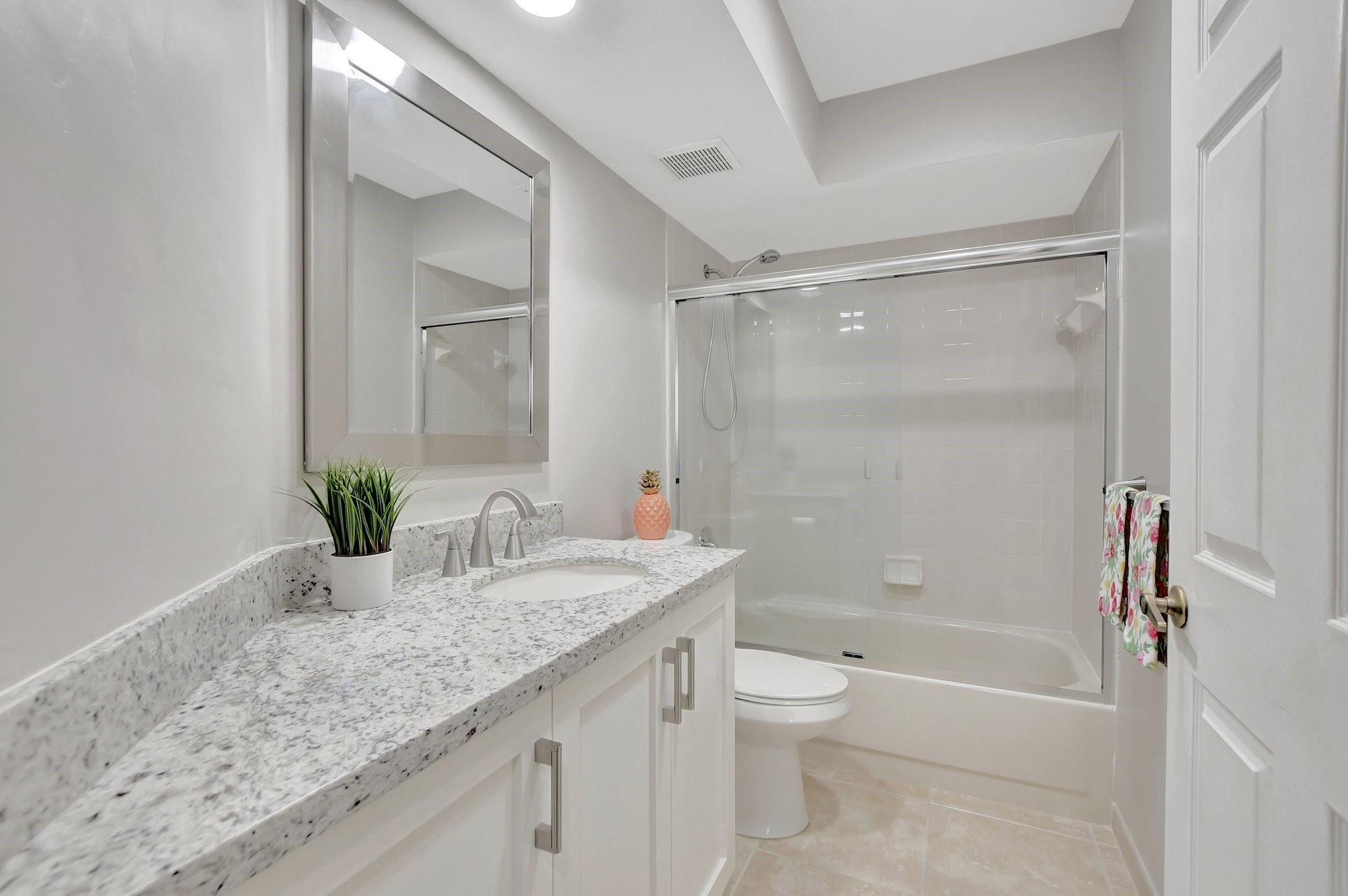 5801 Coach House Circle Unit E