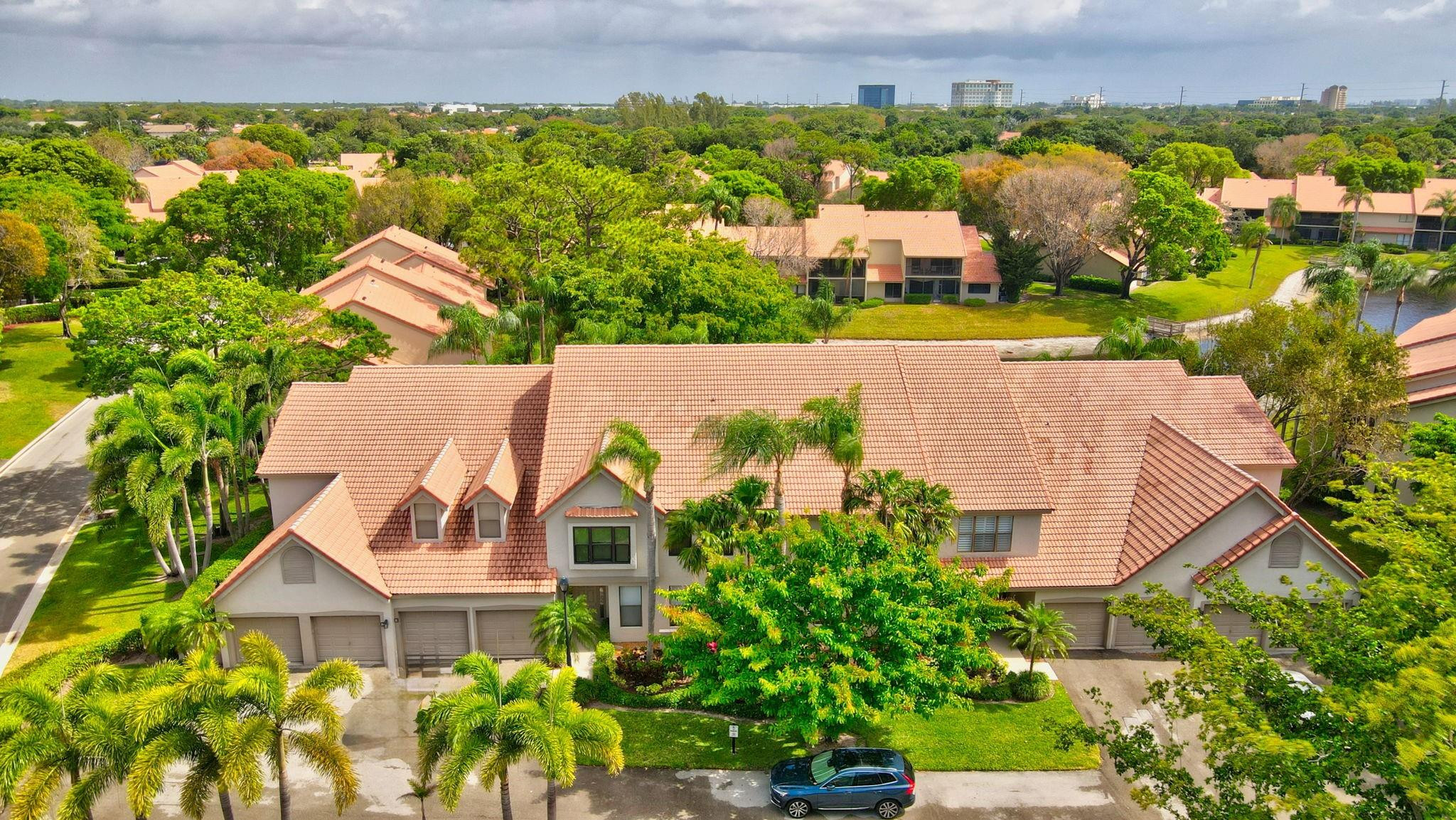 5801 Coach House Circle Unit E