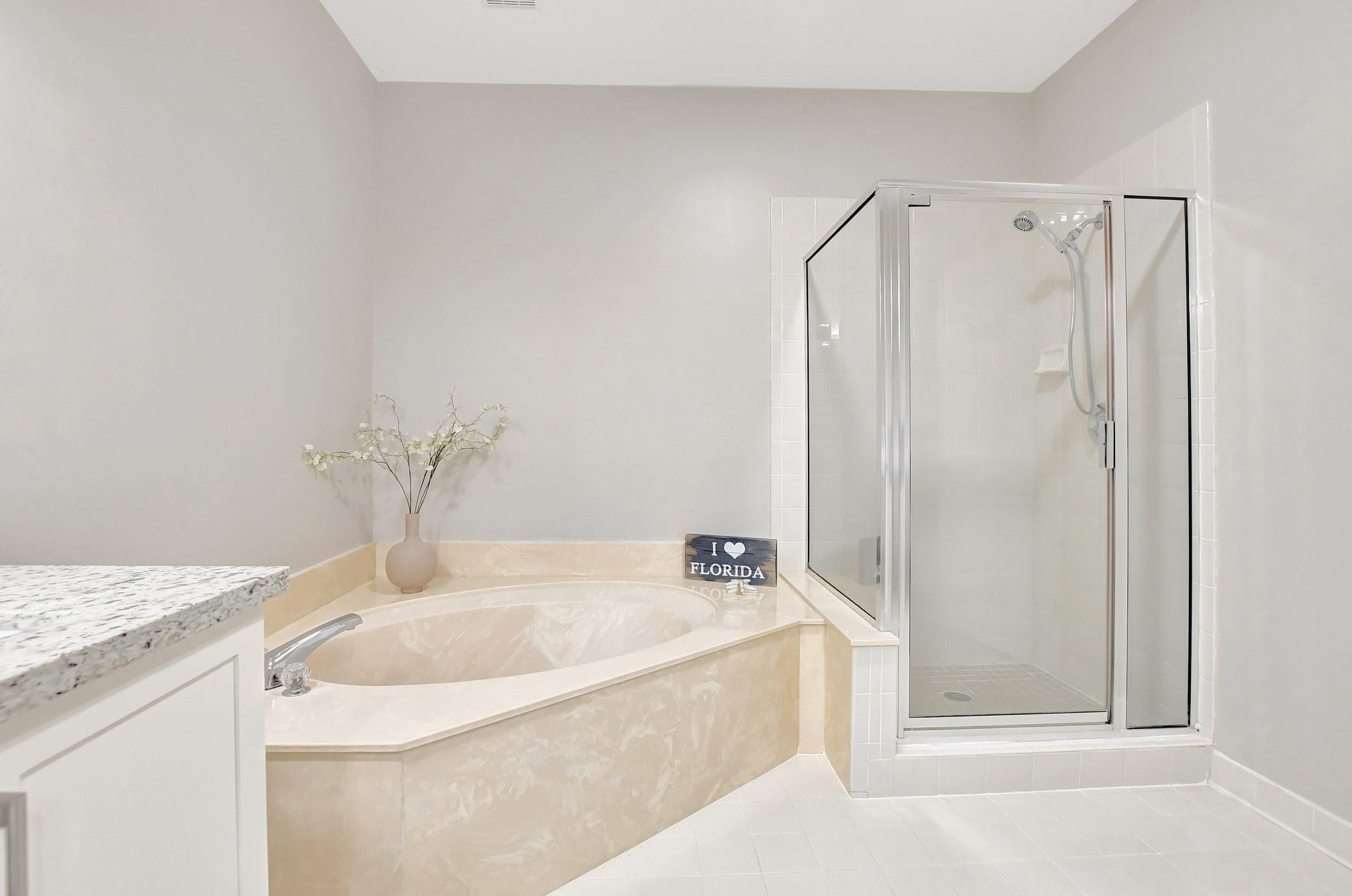 5801 Coach House Circle Unit E