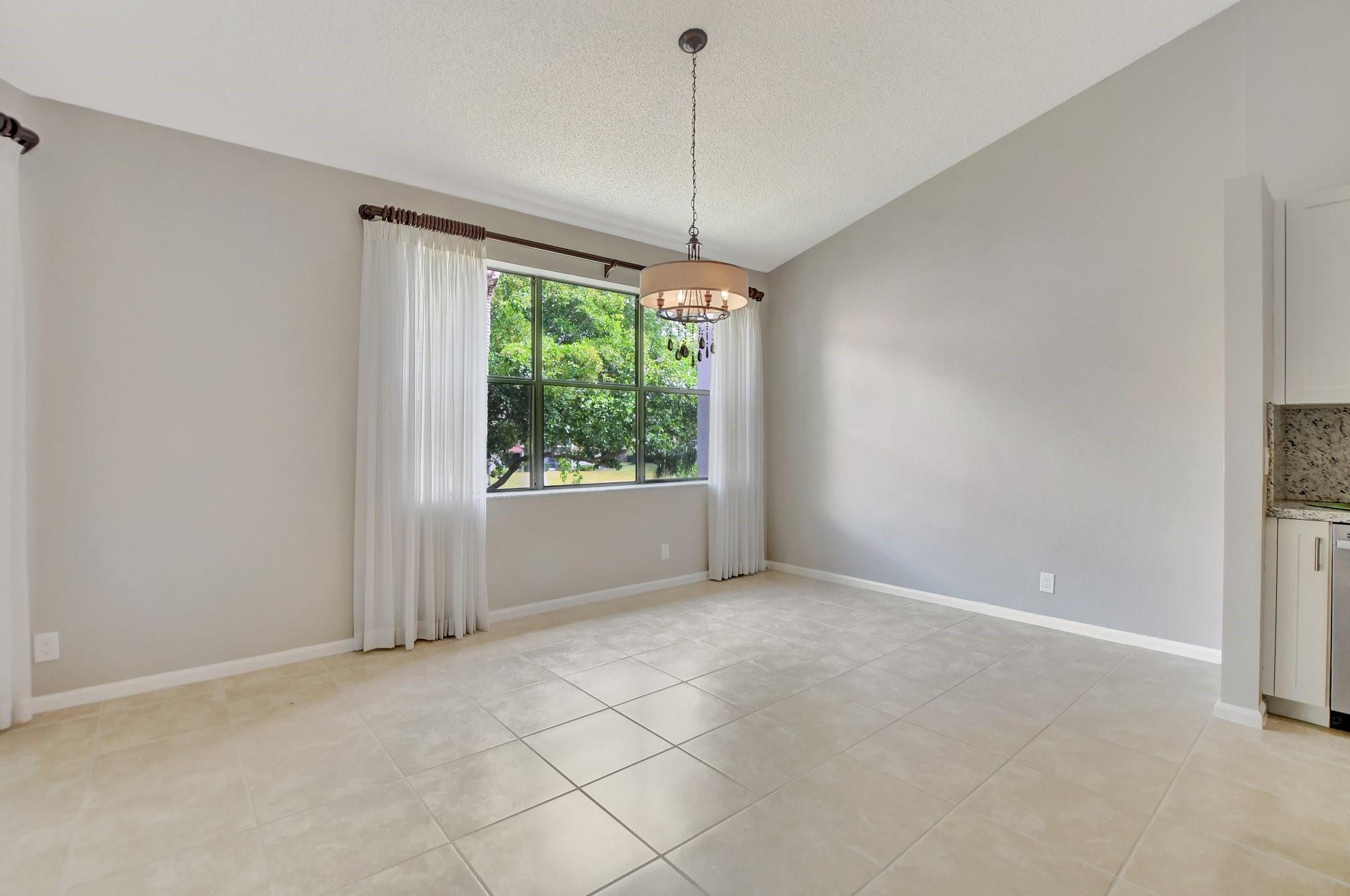 5801 Coach House Circle Unit E