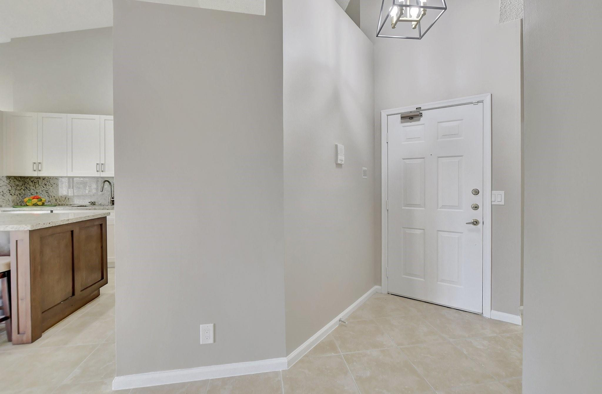 5801 Coach House Circle Unit E