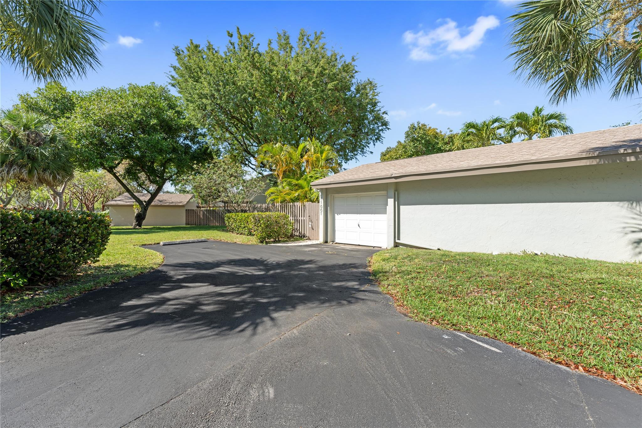 11001 SW 113th Place 11001