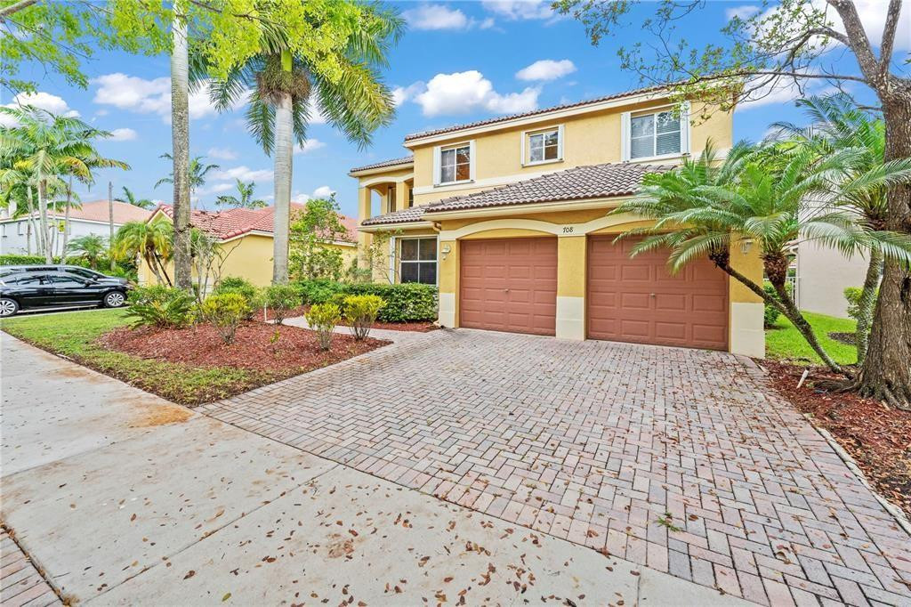 708 Nandina Drive