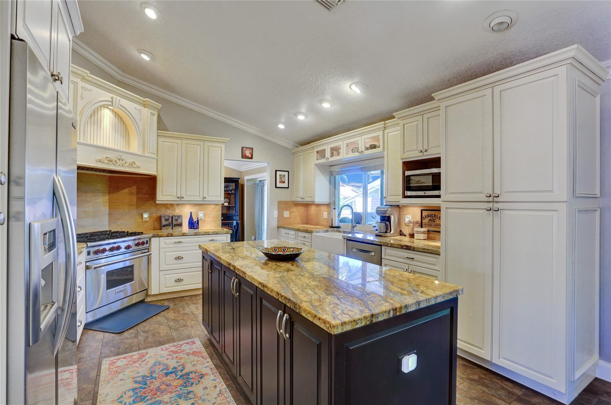 10120 Vestal Court