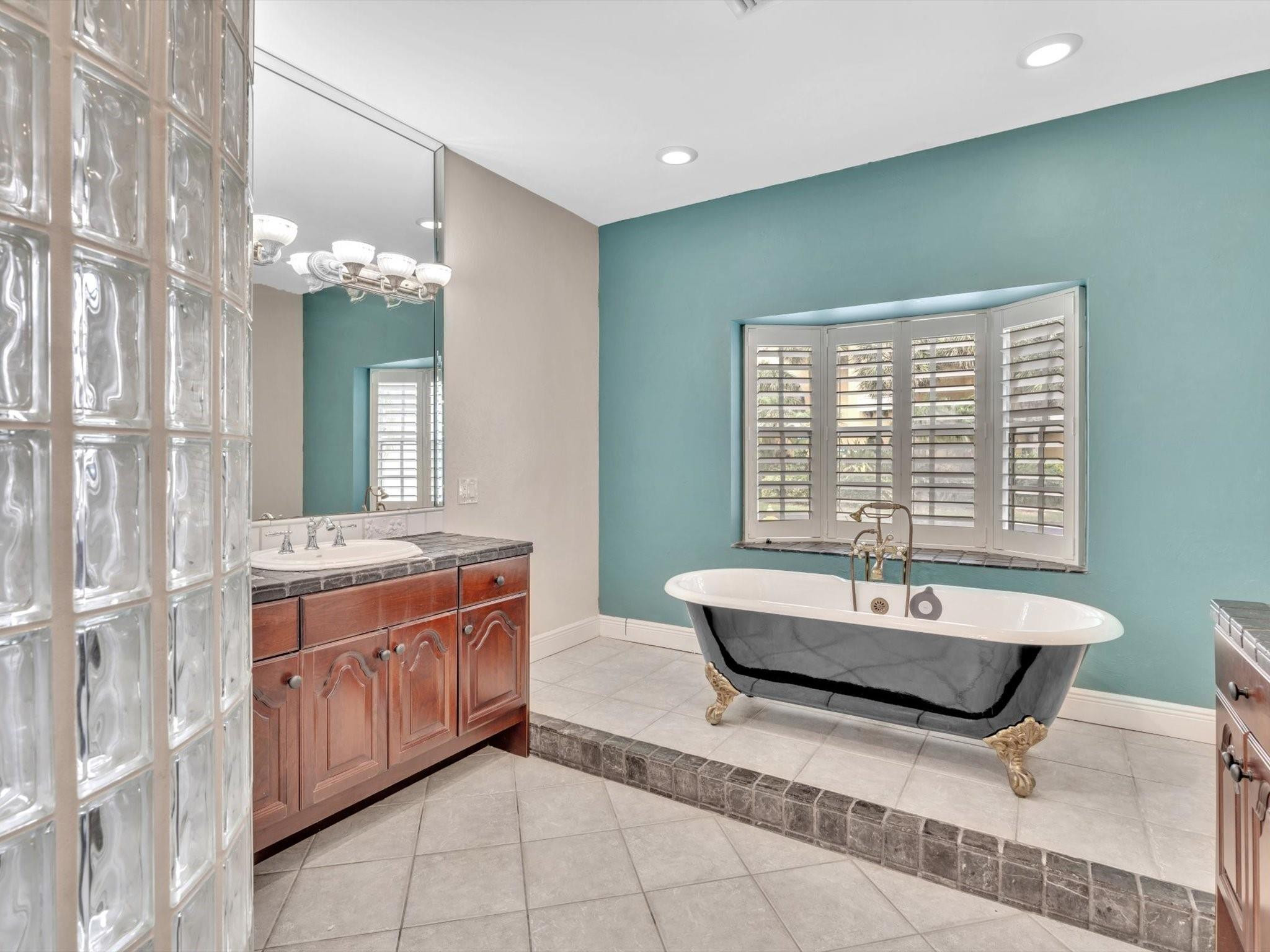 8941 SW 8th Street