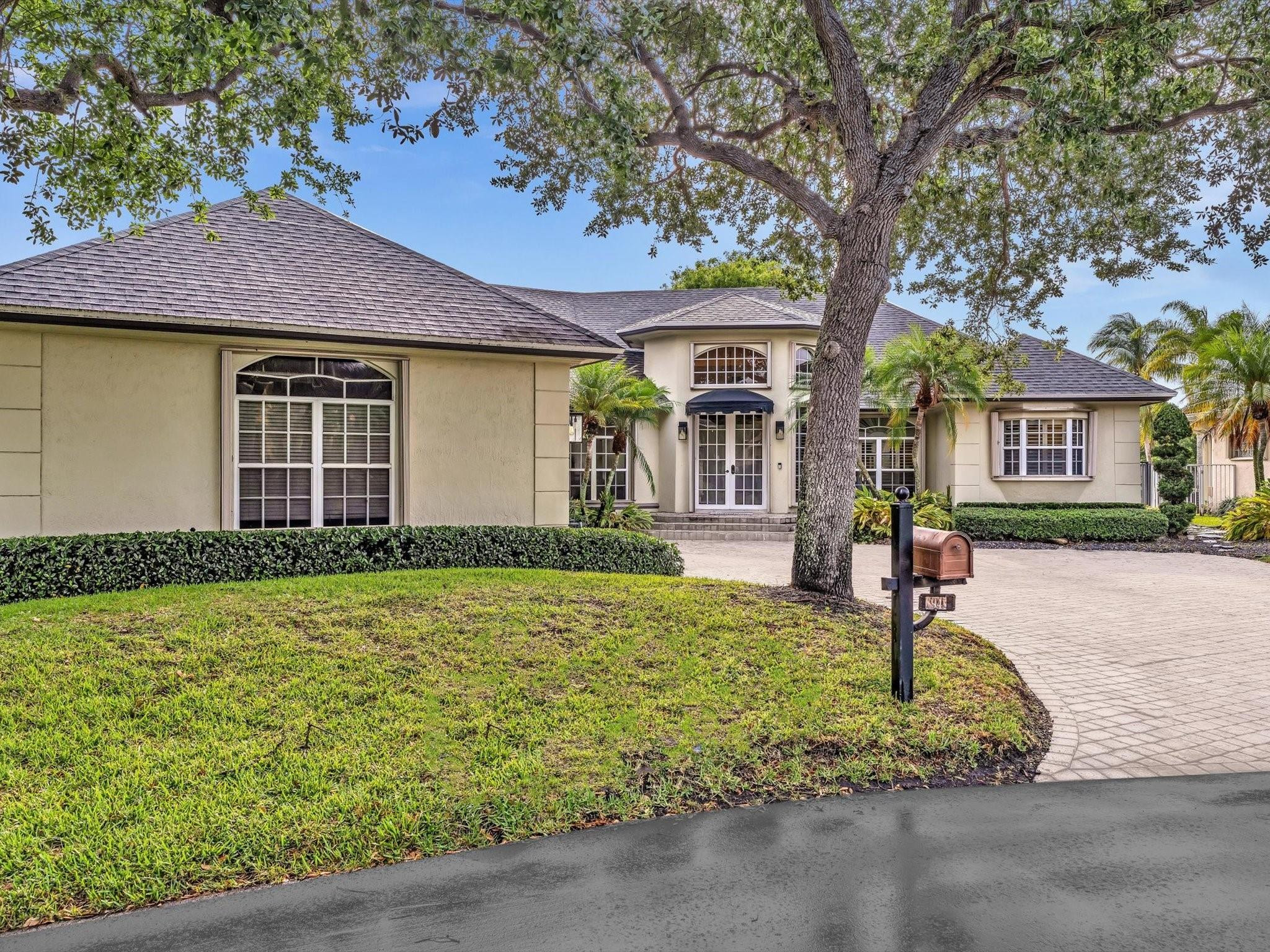 8941 SW 8th Street