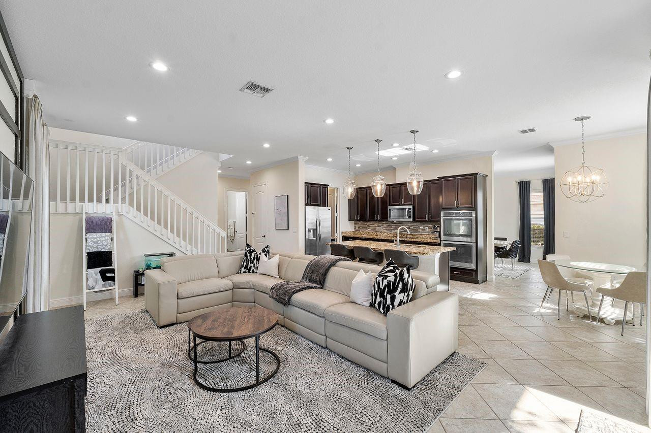 4571 San Mellina Drive