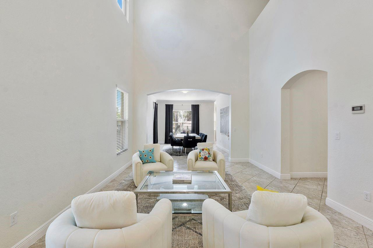 4571 San Mellina Drive