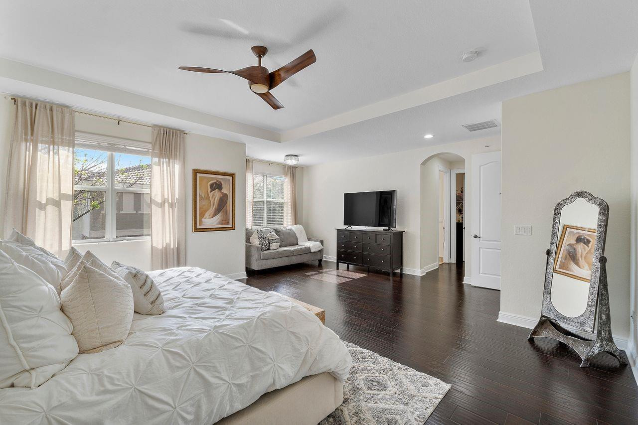 4571 San Mellina Drive