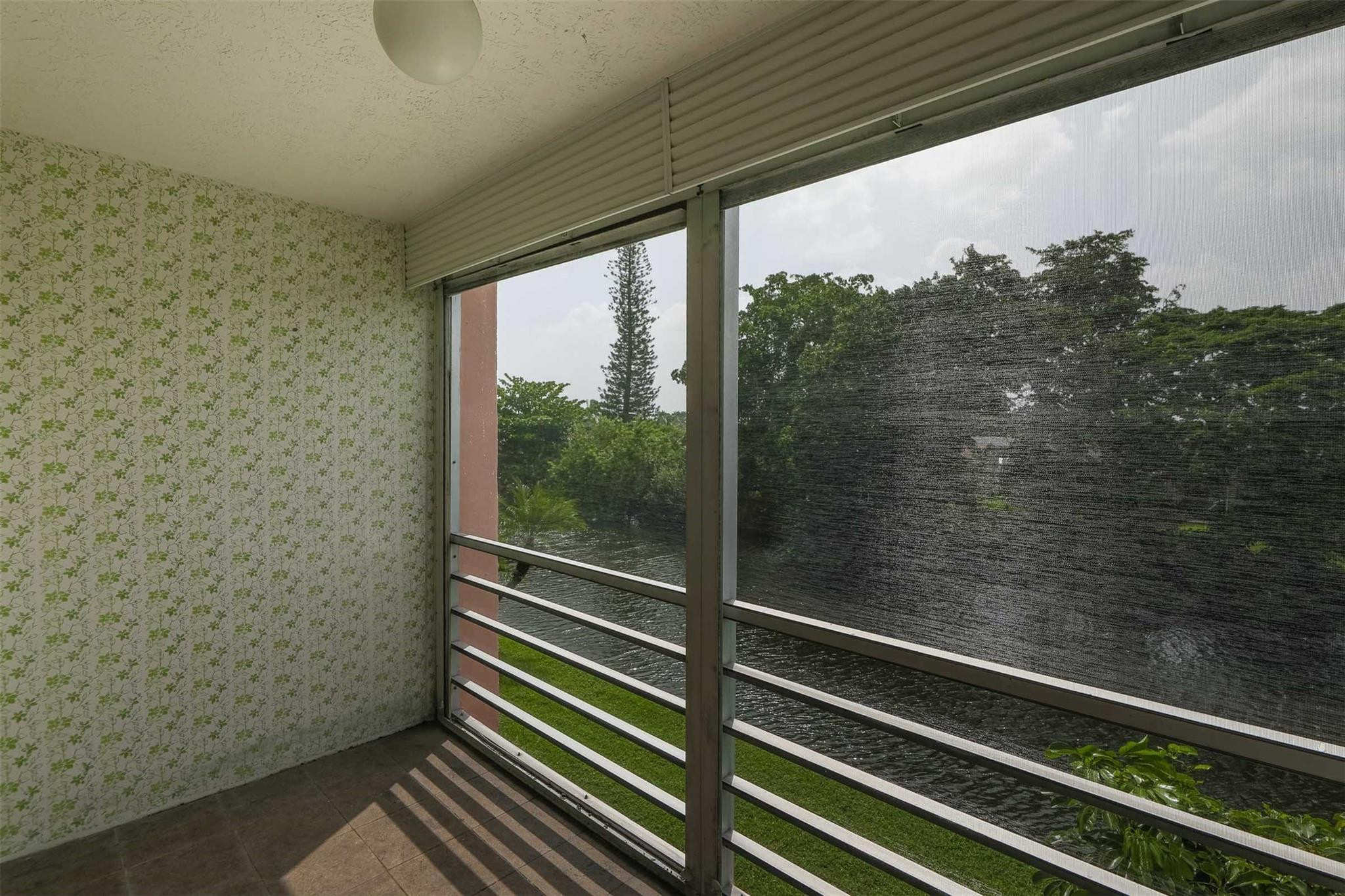 9460 Sunrise Lakes Boulevard Unit: 205
