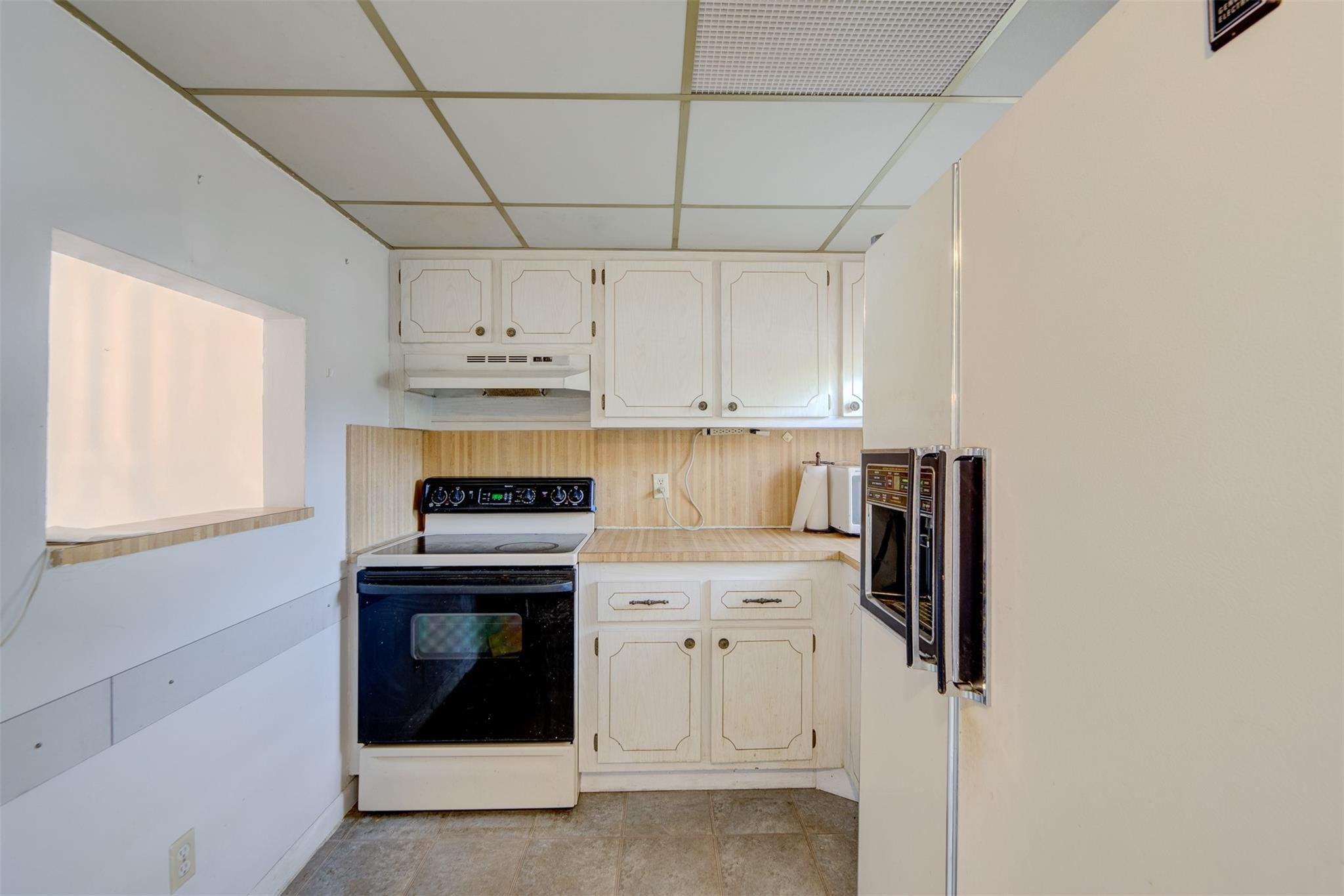 9460 Sunrise Lakes Boulevard Unit: 205