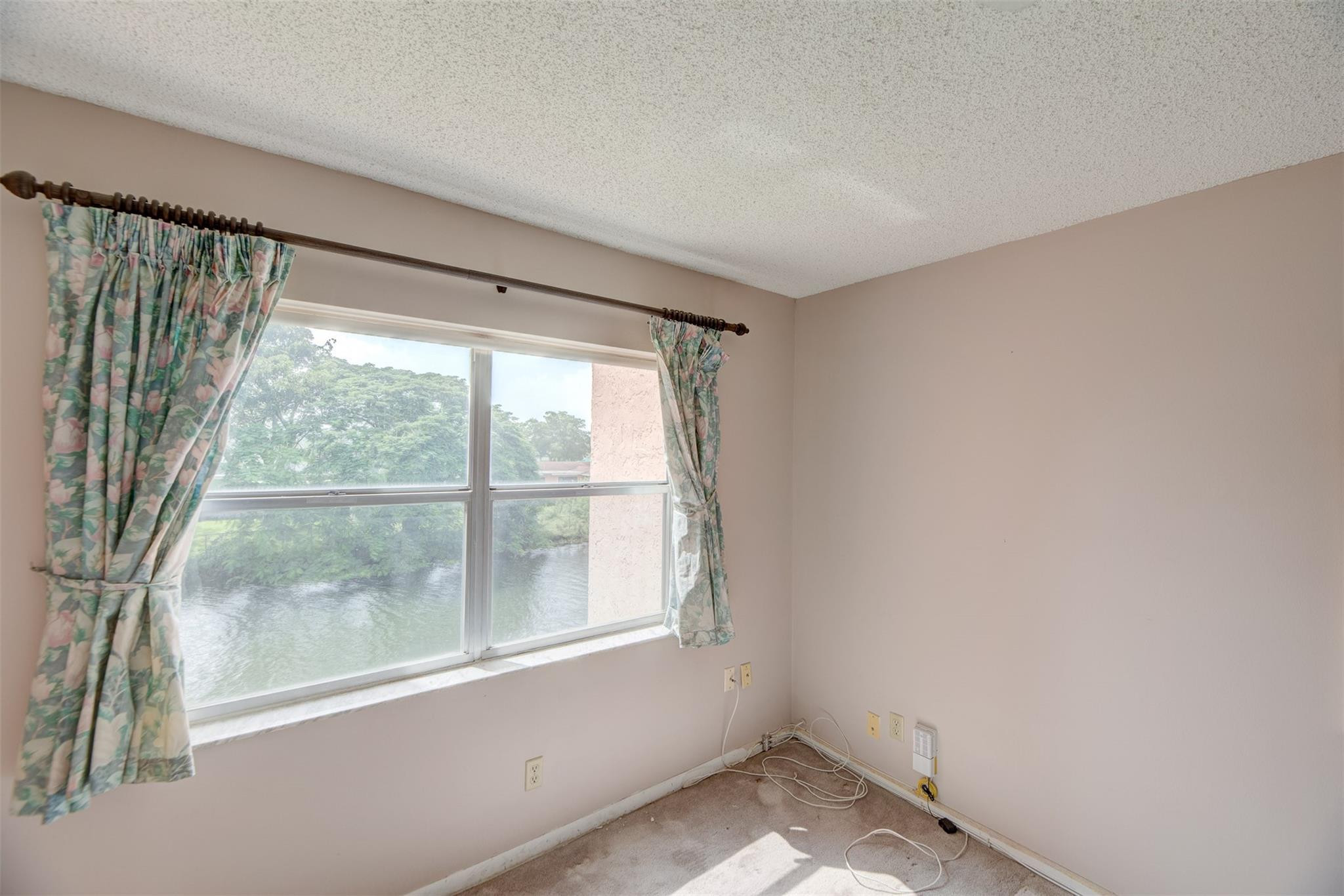 9460 Sunrise Lakes Boulevard Unit: 205