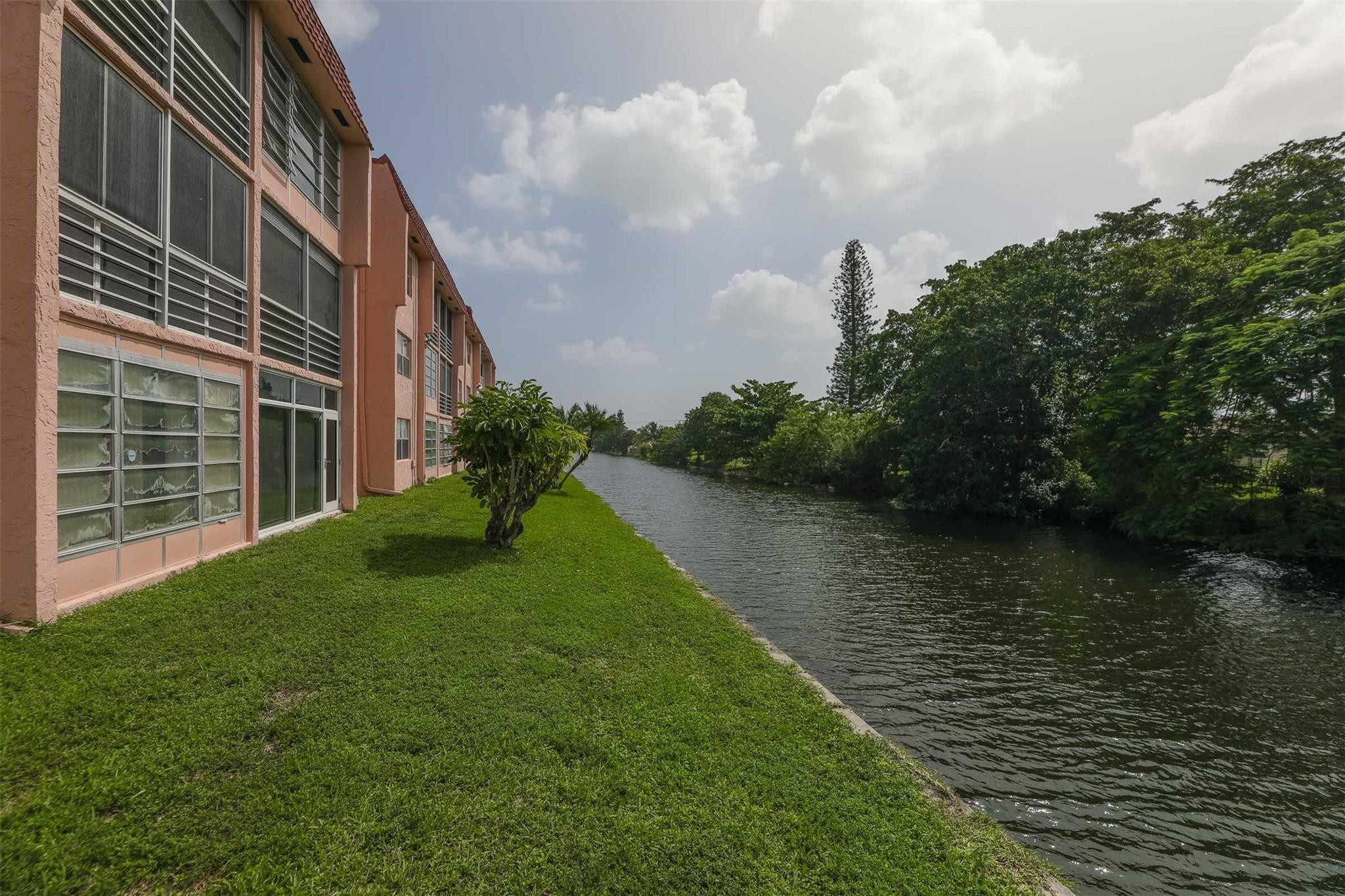 9460 Sunrise Lakes Boulevard Unit: 205