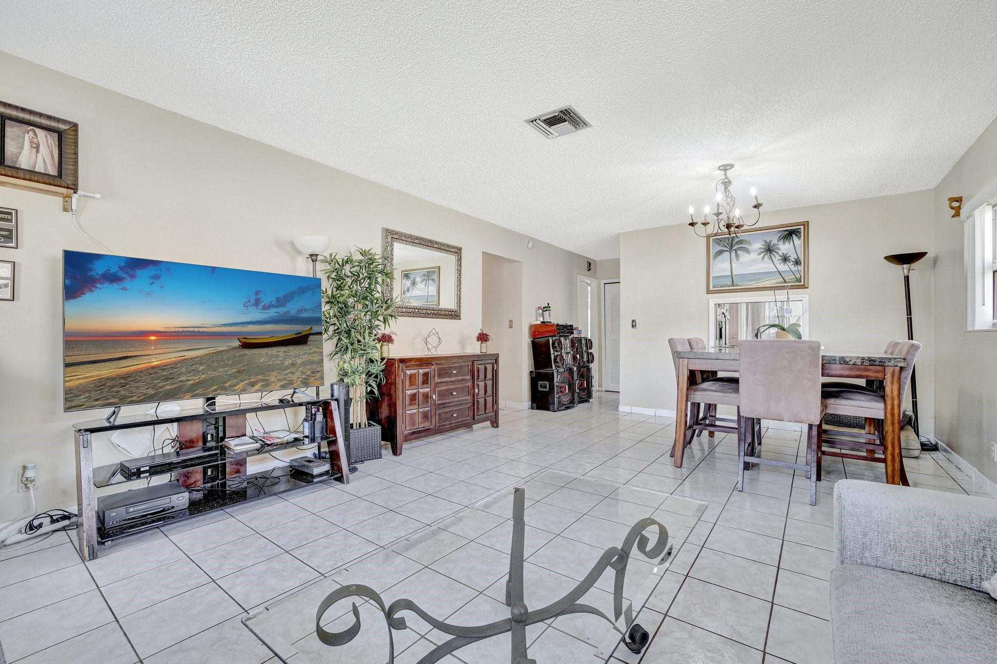 900 SW 12th Street