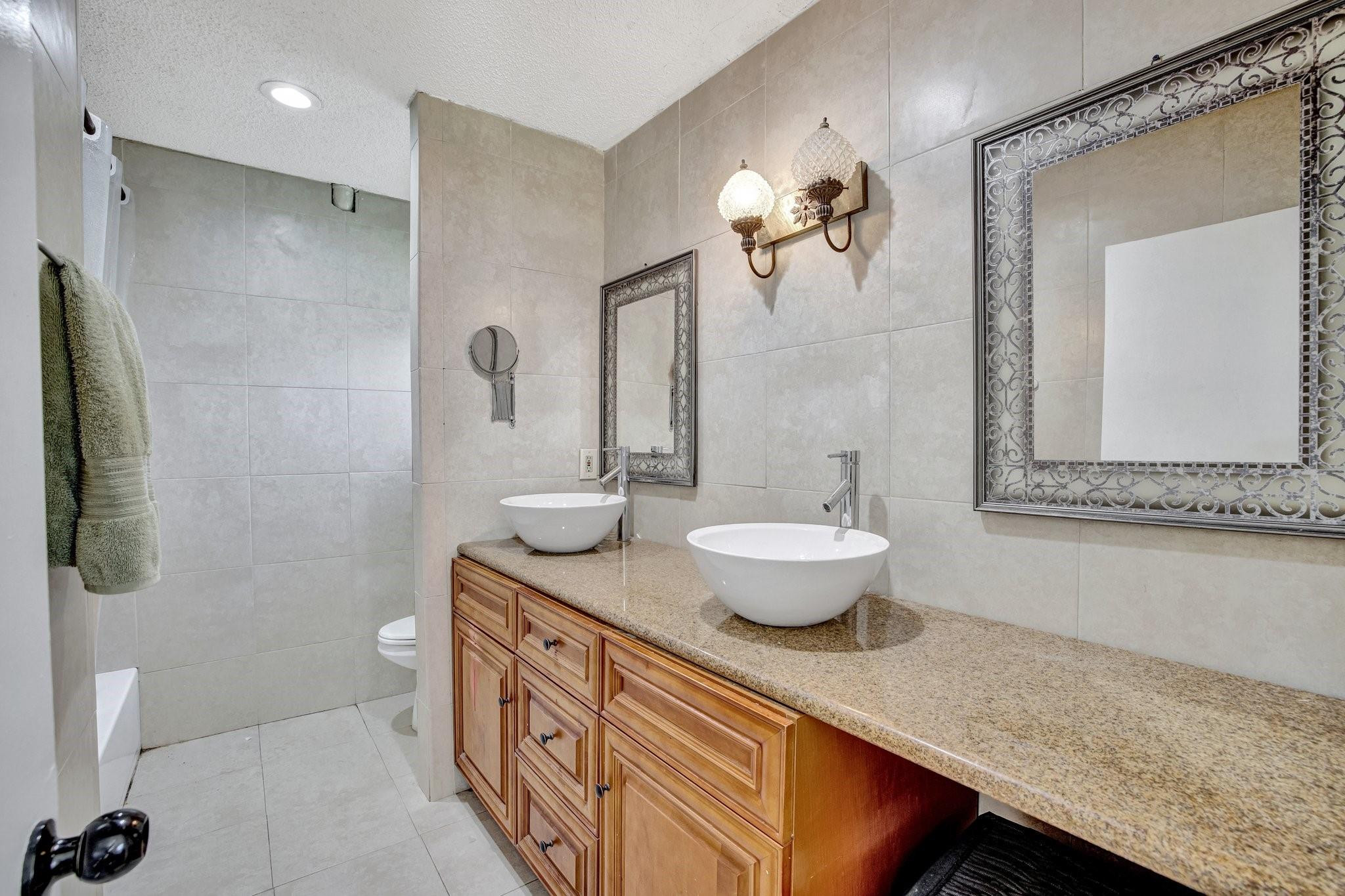 900 SW 12th Street