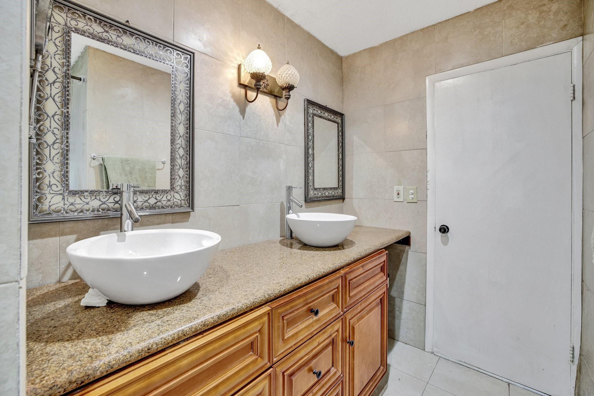 900 SW 12th Street