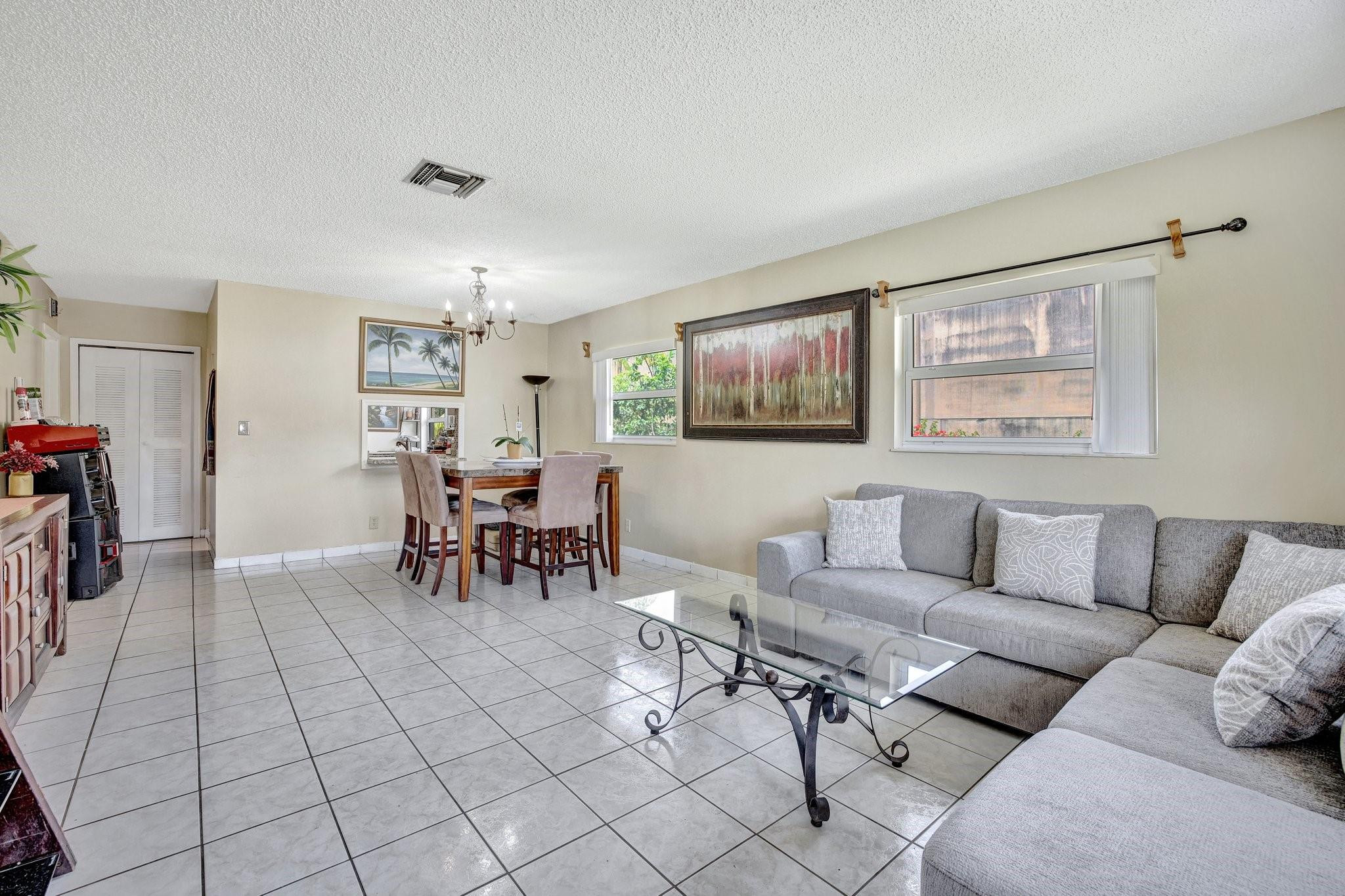900 SW 12th Street