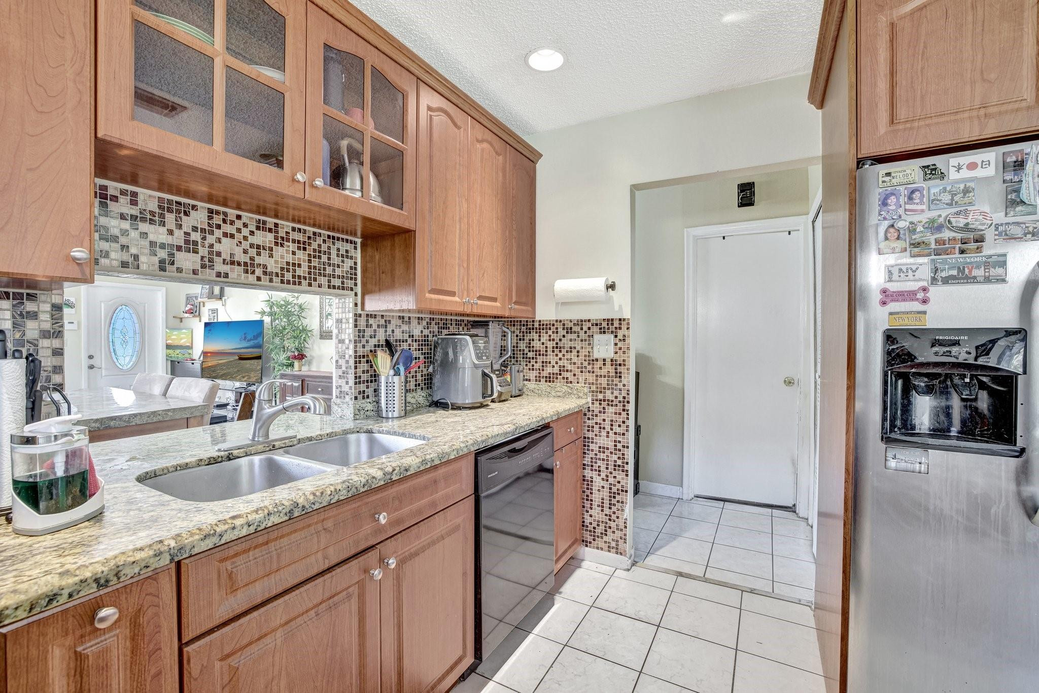 900 SW 12th Street