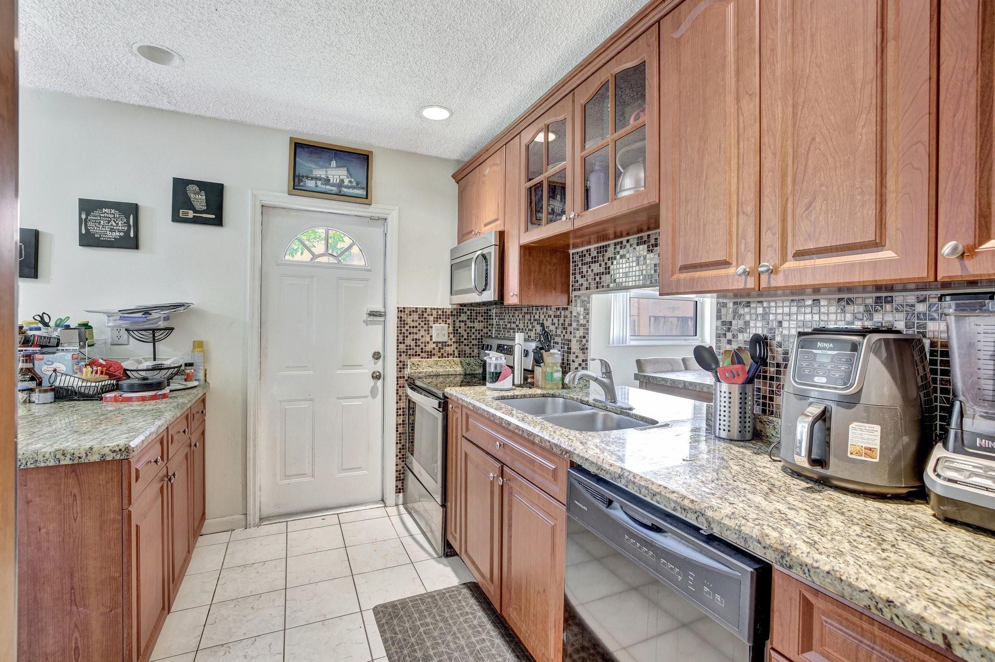 900 SW 12th Street