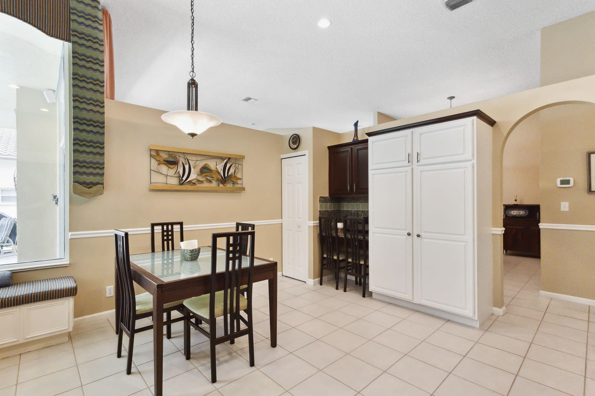 4857 Kensington Circle