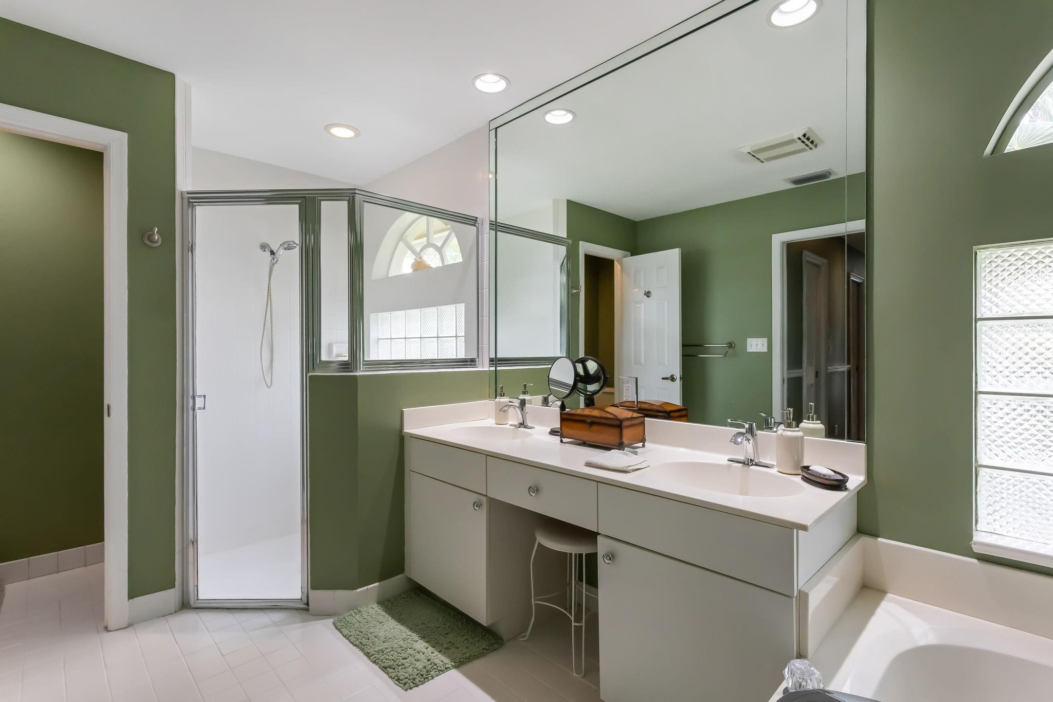 4857 Kensington Circle