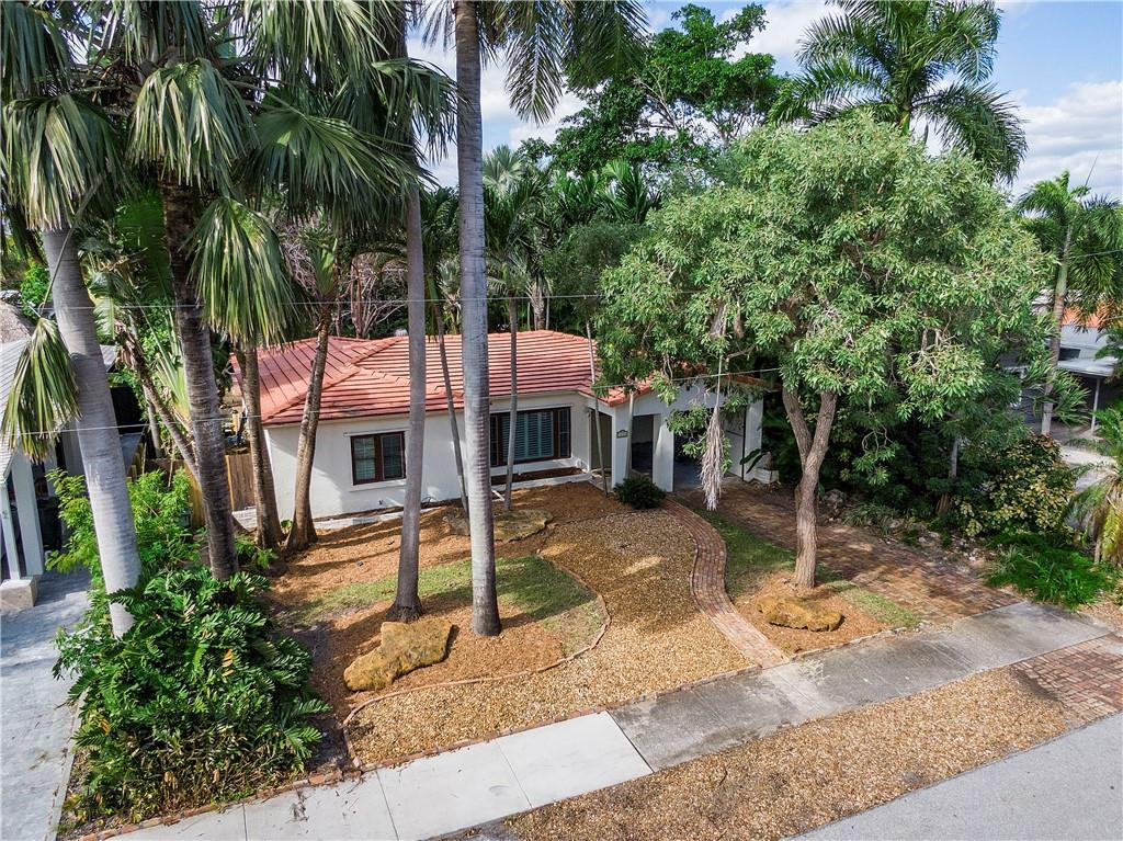 1225 NE 17th Way