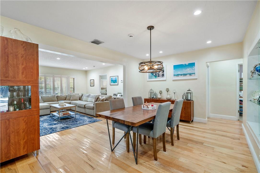 1225 NE 17th Way