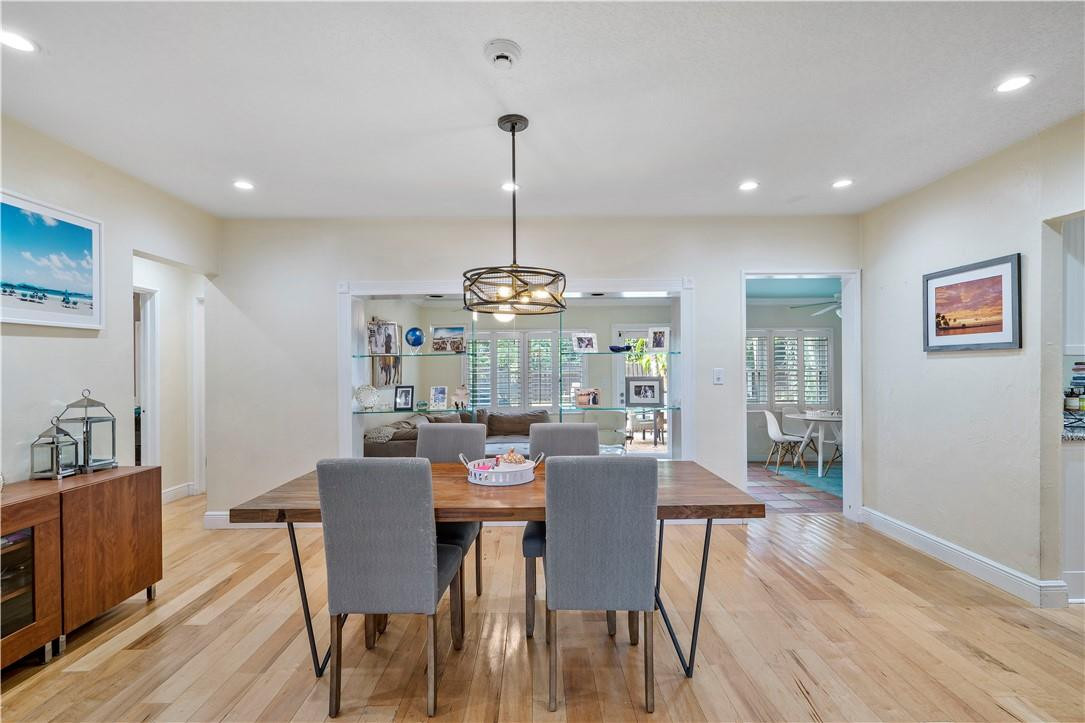 1225 NE 17th Way