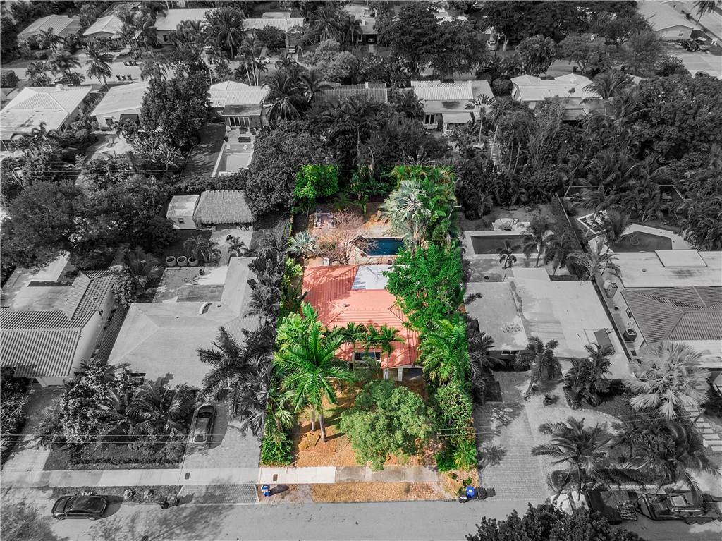 1225 NE 17th Way