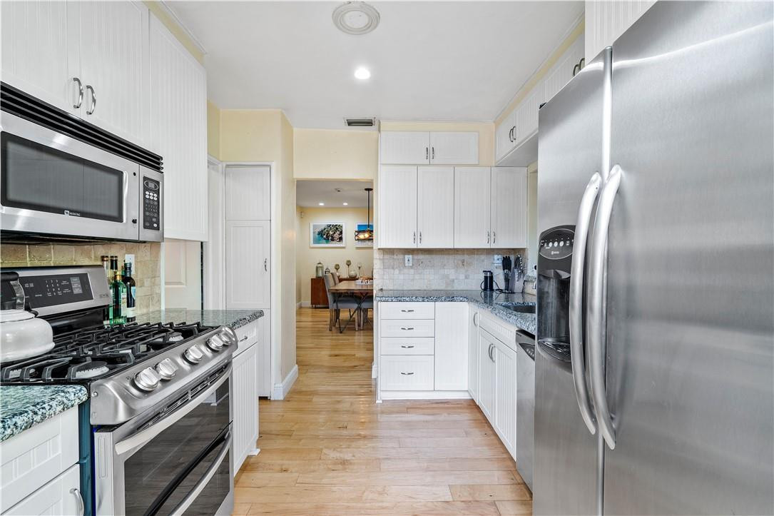 1225 NE 17th Way