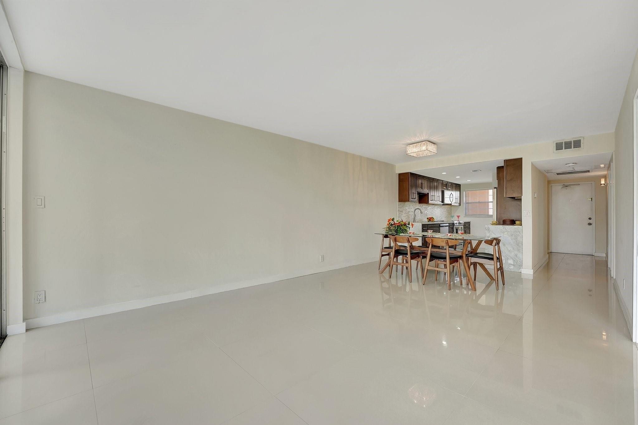 9460 Tangerine Place 407