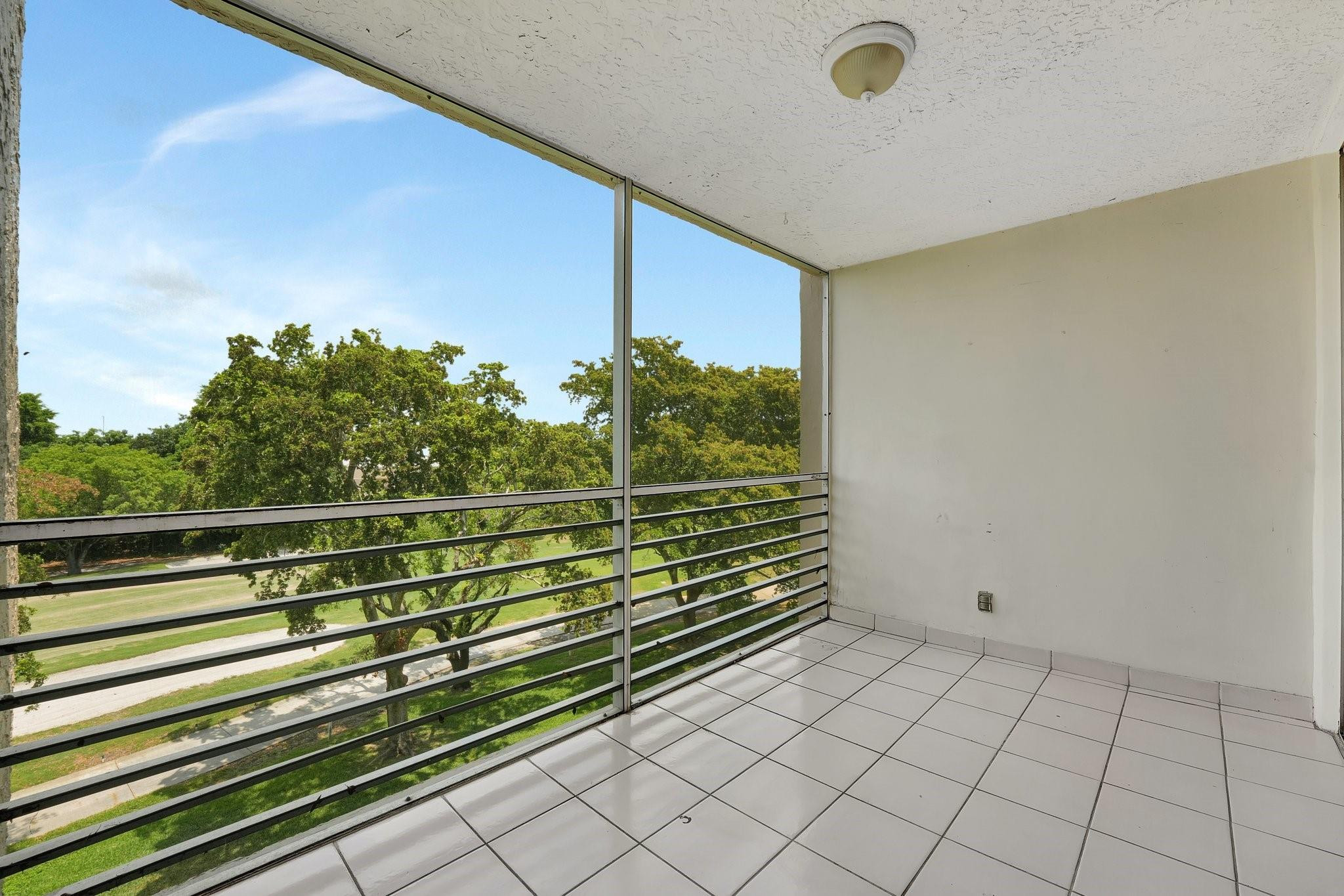 9460 Tangerine Place 407