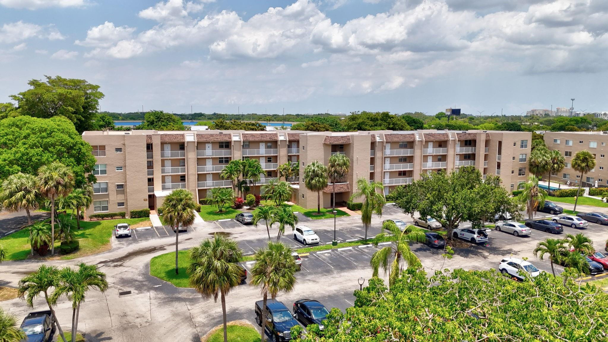 9460 Tangerine Place 407