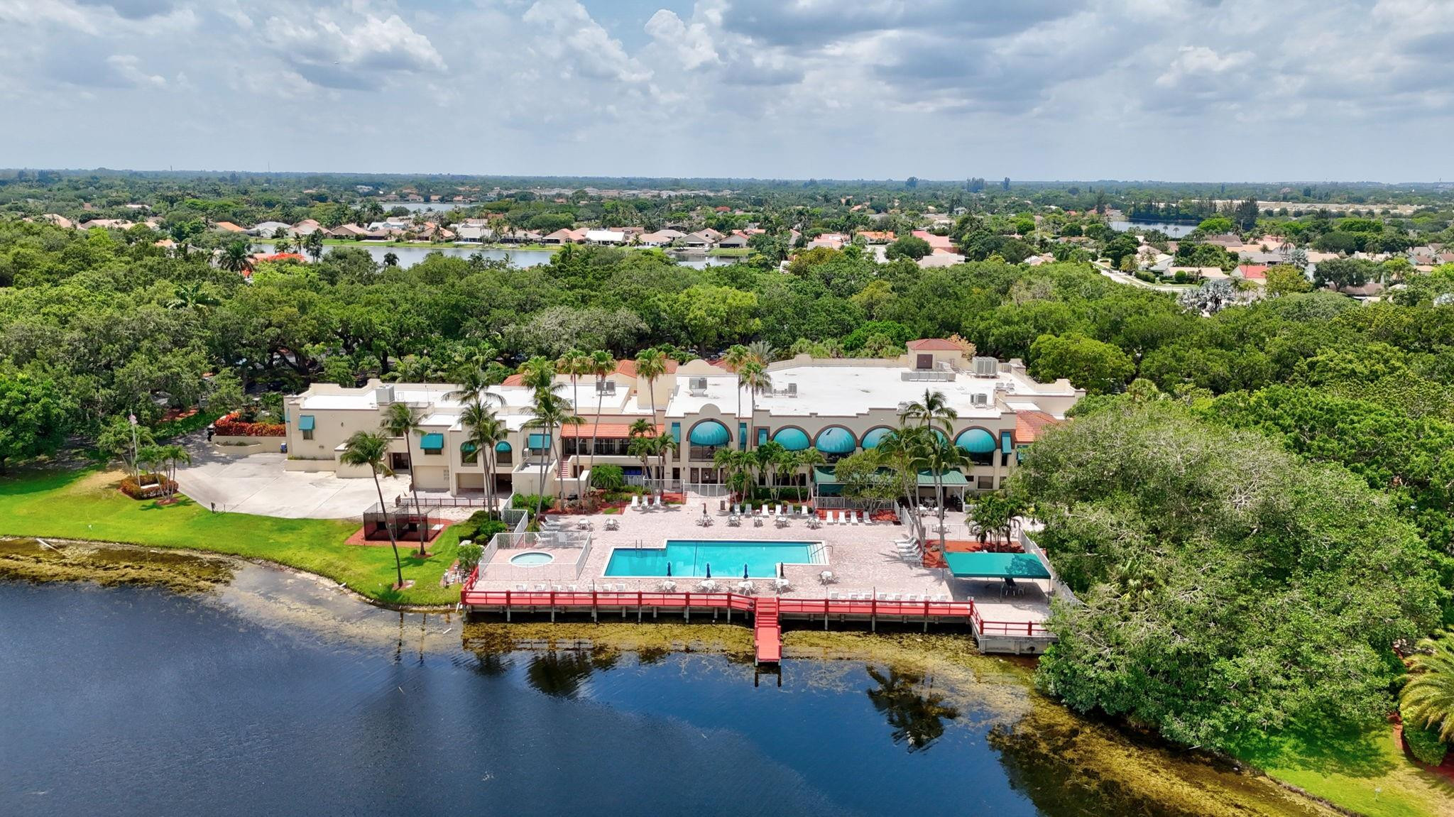9460 Tangerine Place 407