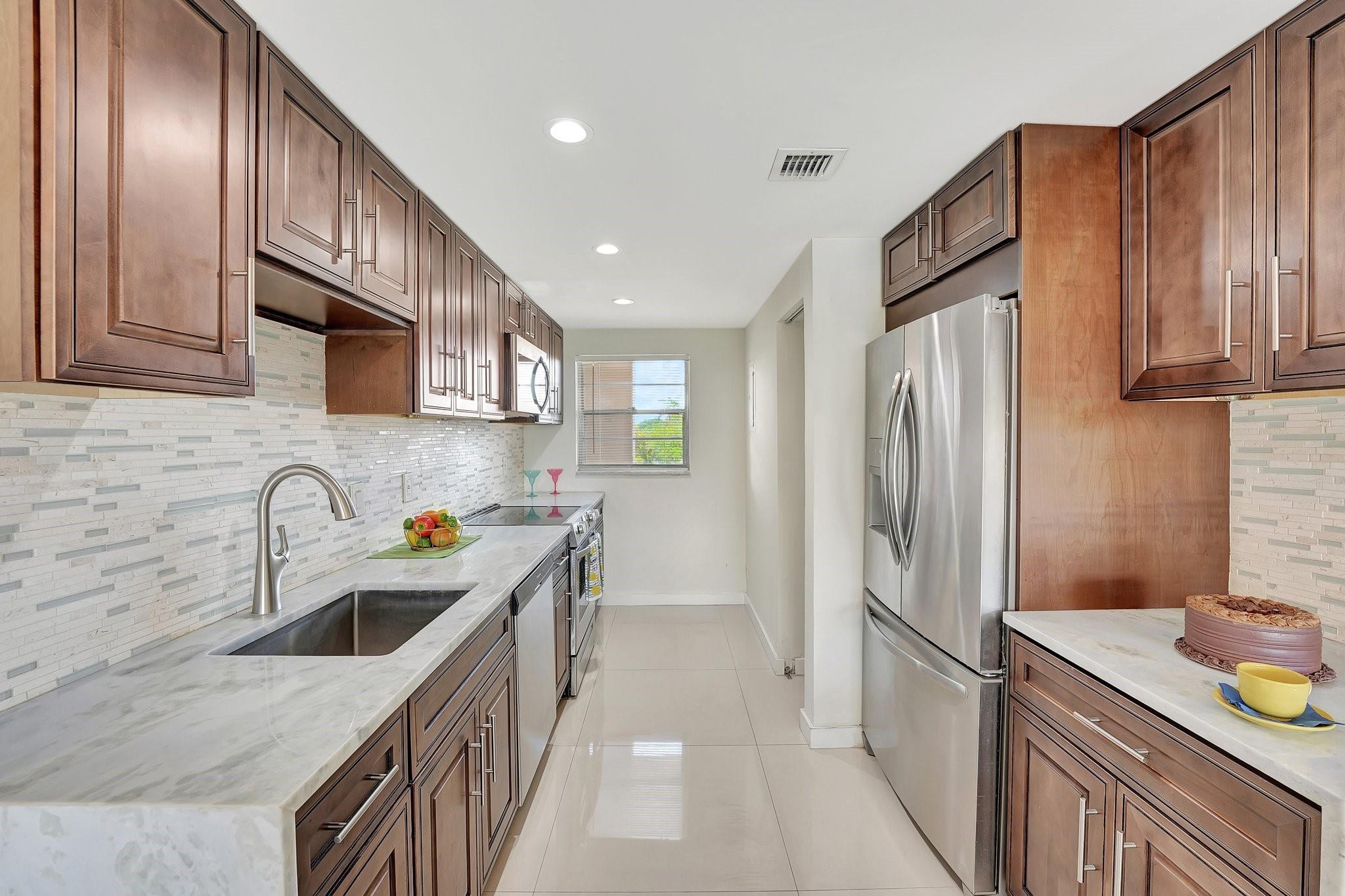 9460 Tangerine Place 407