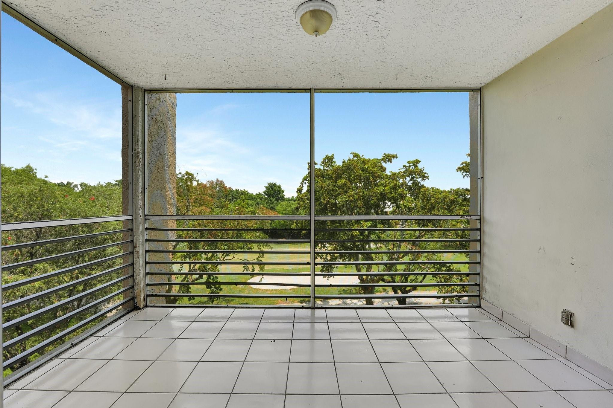 9460 Tangerine Place 407