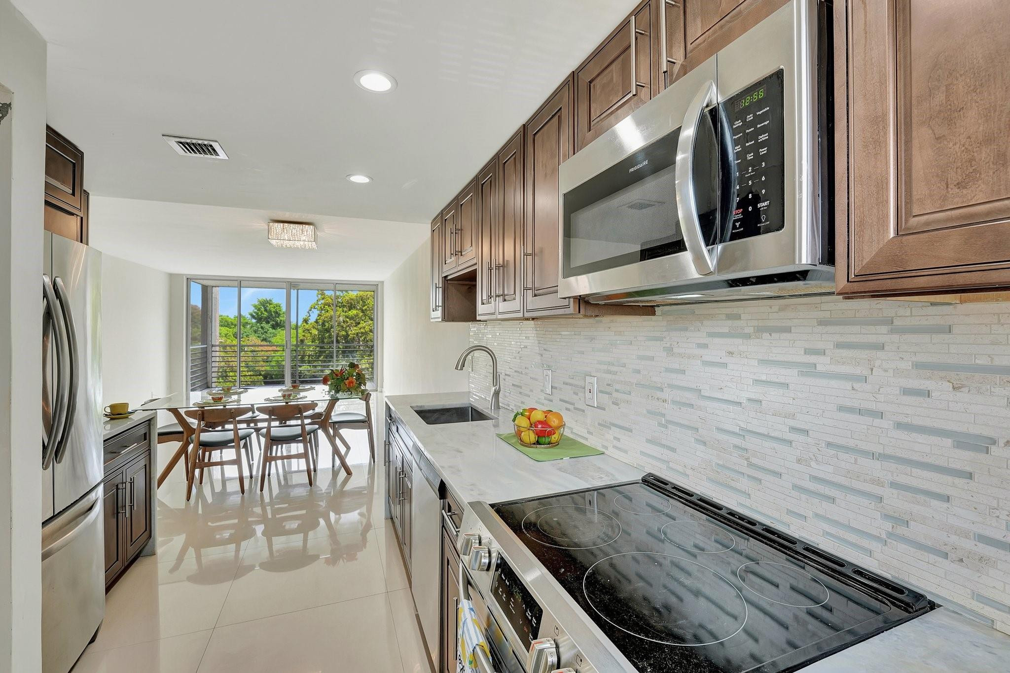 9460 Tangerine Place 407