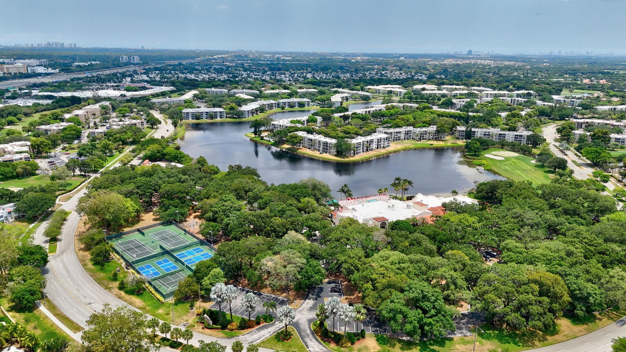 9460 Tangerine Place 407