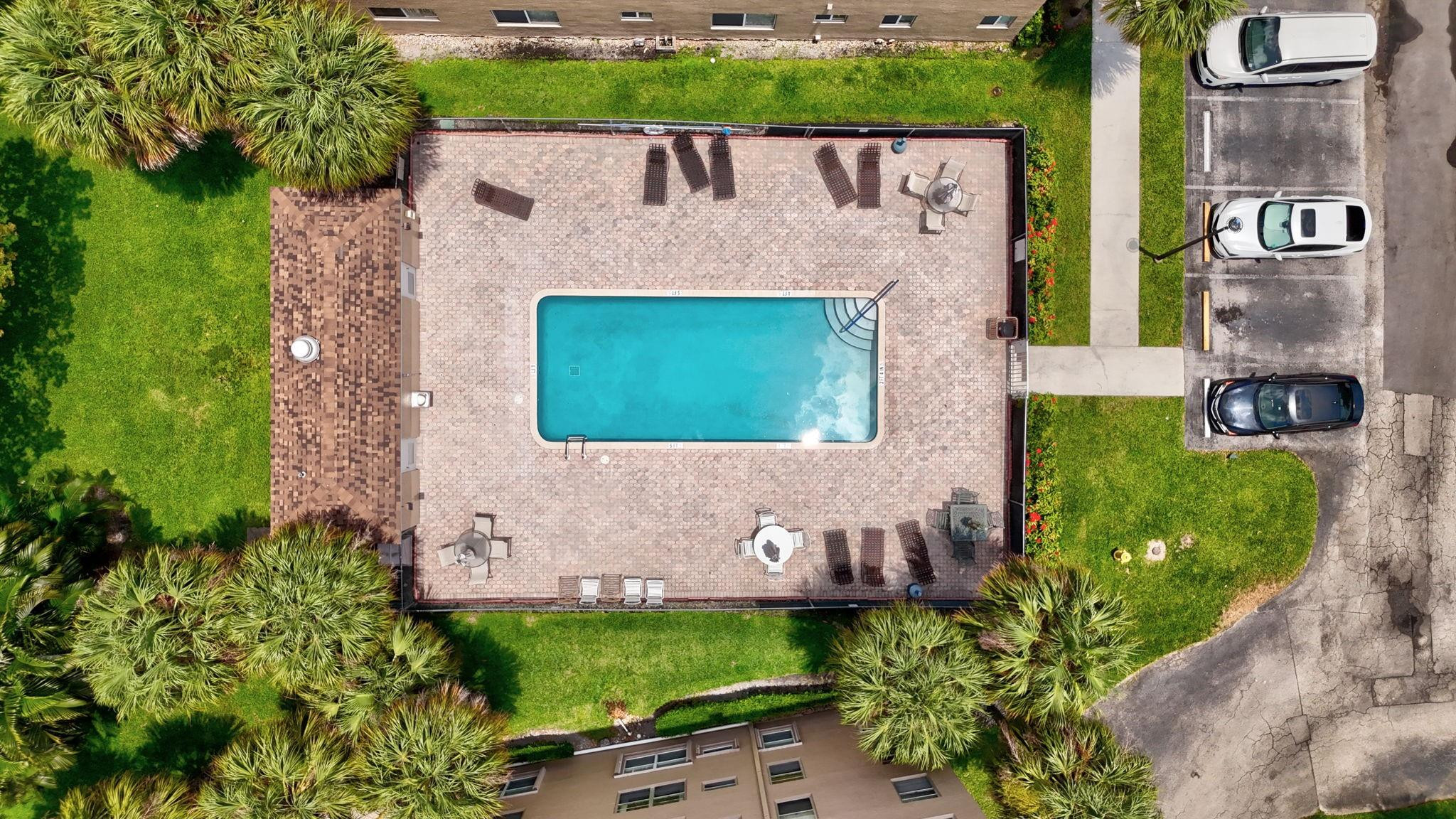 9460 Tangerine Place 407