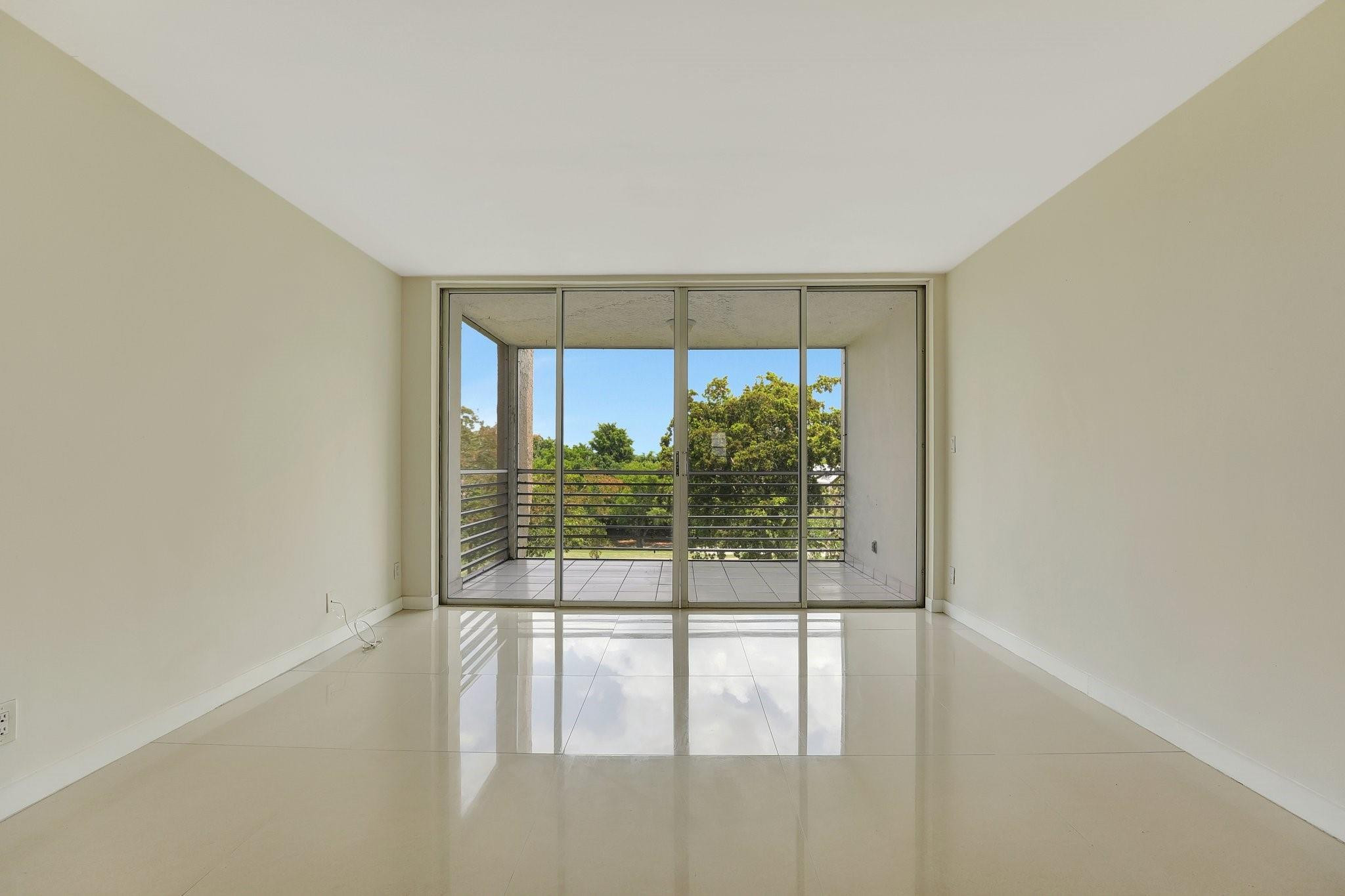 9460 Tangerine Place 407