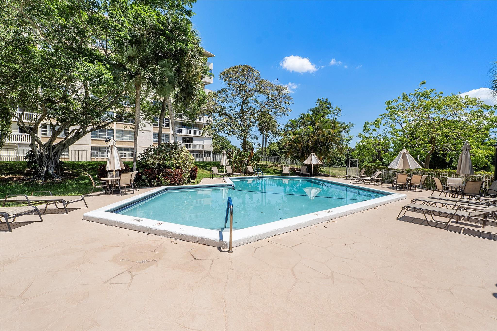 6911 Environ Boulevard 7K