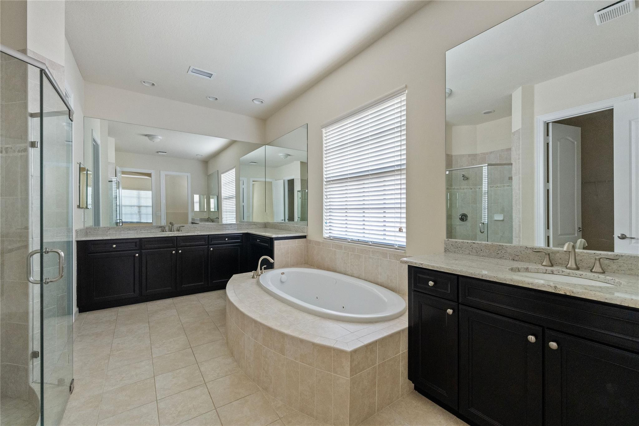 9811 Lakeview Lane